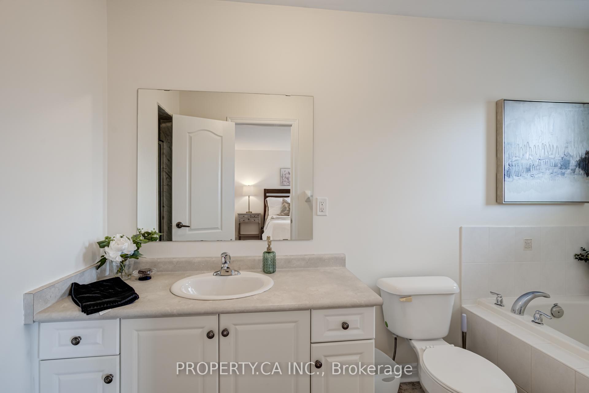 Photo 26 of 35 Canyon Gate Crescent, Vaughan, Rural Vaughan — HOMEH