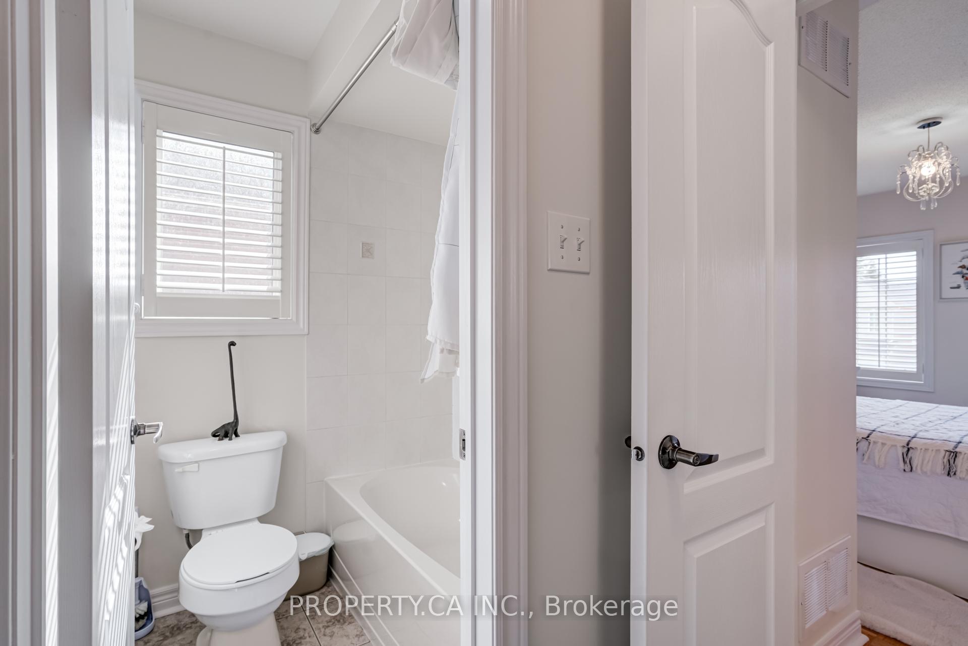 Photo 35 of 35 Canyon Gate Crescent, Vaughan, Rural Vaughan — HOMEH