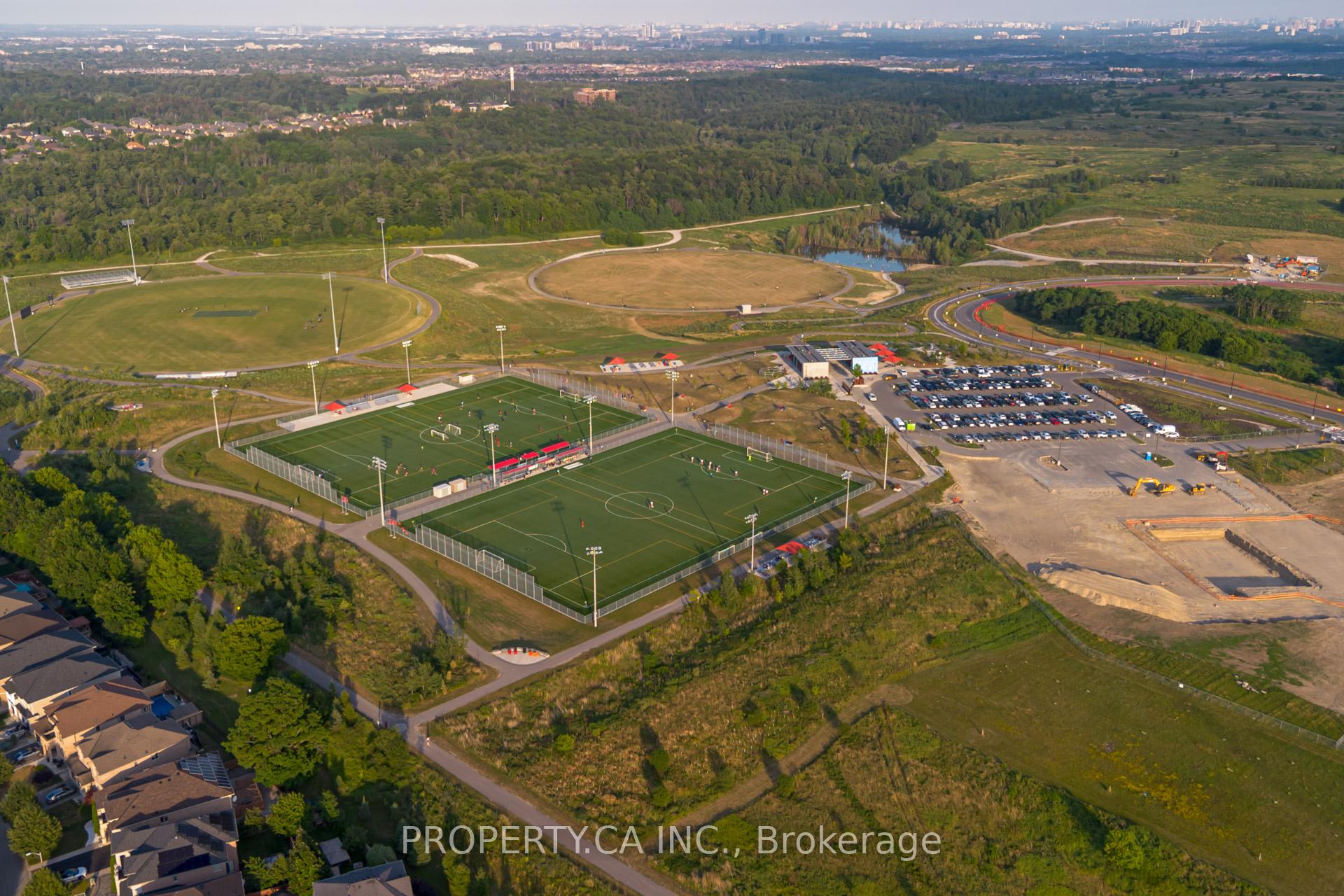 Photo 50 of 35 Canyon Gate Crescent, Vaughan, Rural Vaughan — HOMEH