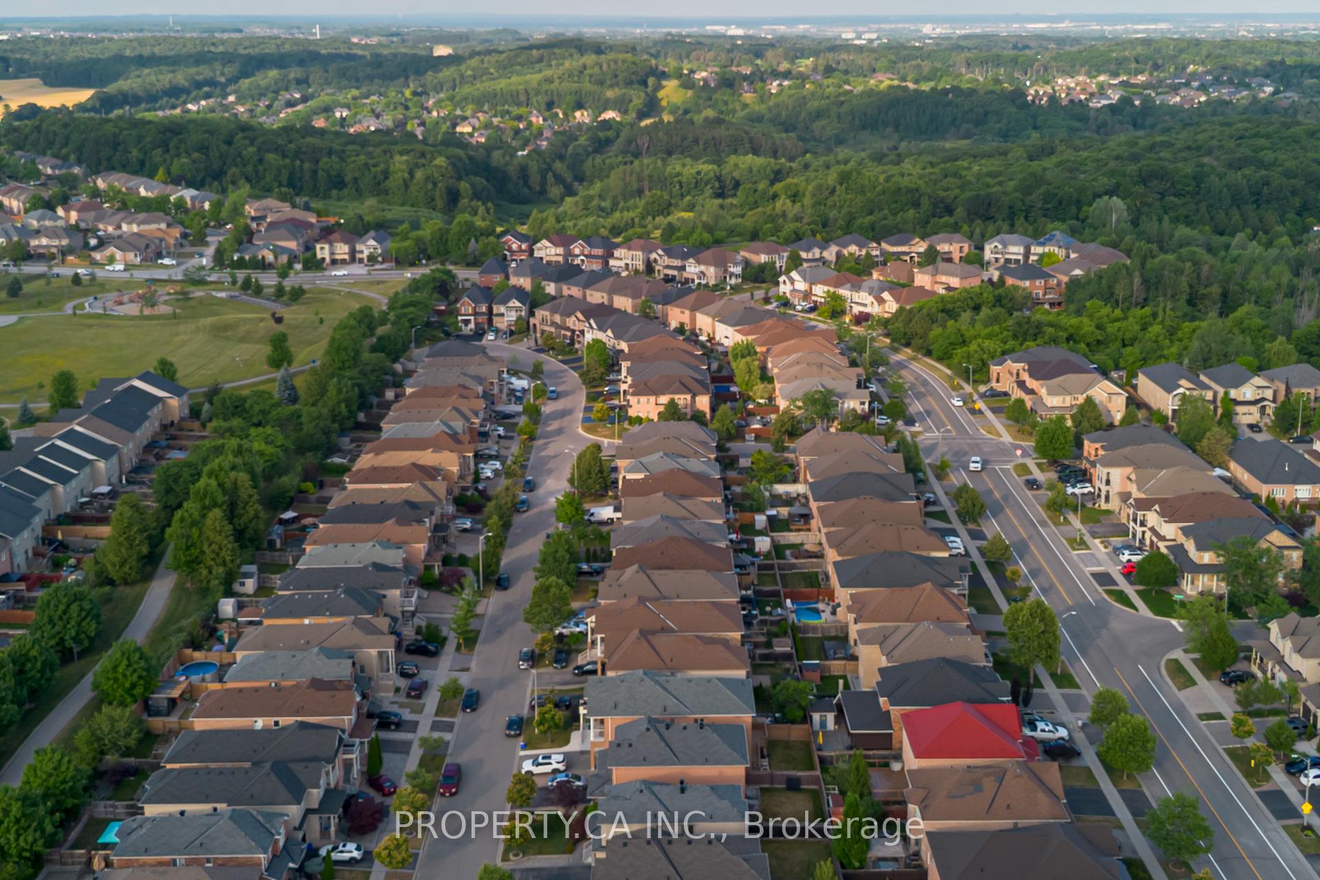 Photo 47 of 35 Canyon Gate Crescent, Vaughan, Rural Vaughan — HOMEH