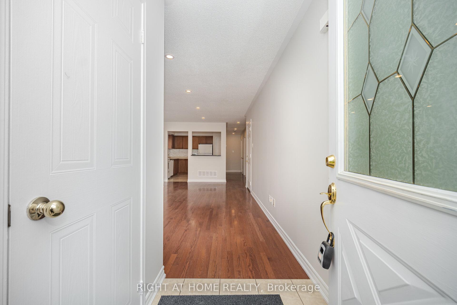 Photo 6 of 75 Kate Aitken Crescent, New Tecumseth, Beeton — HOMEH