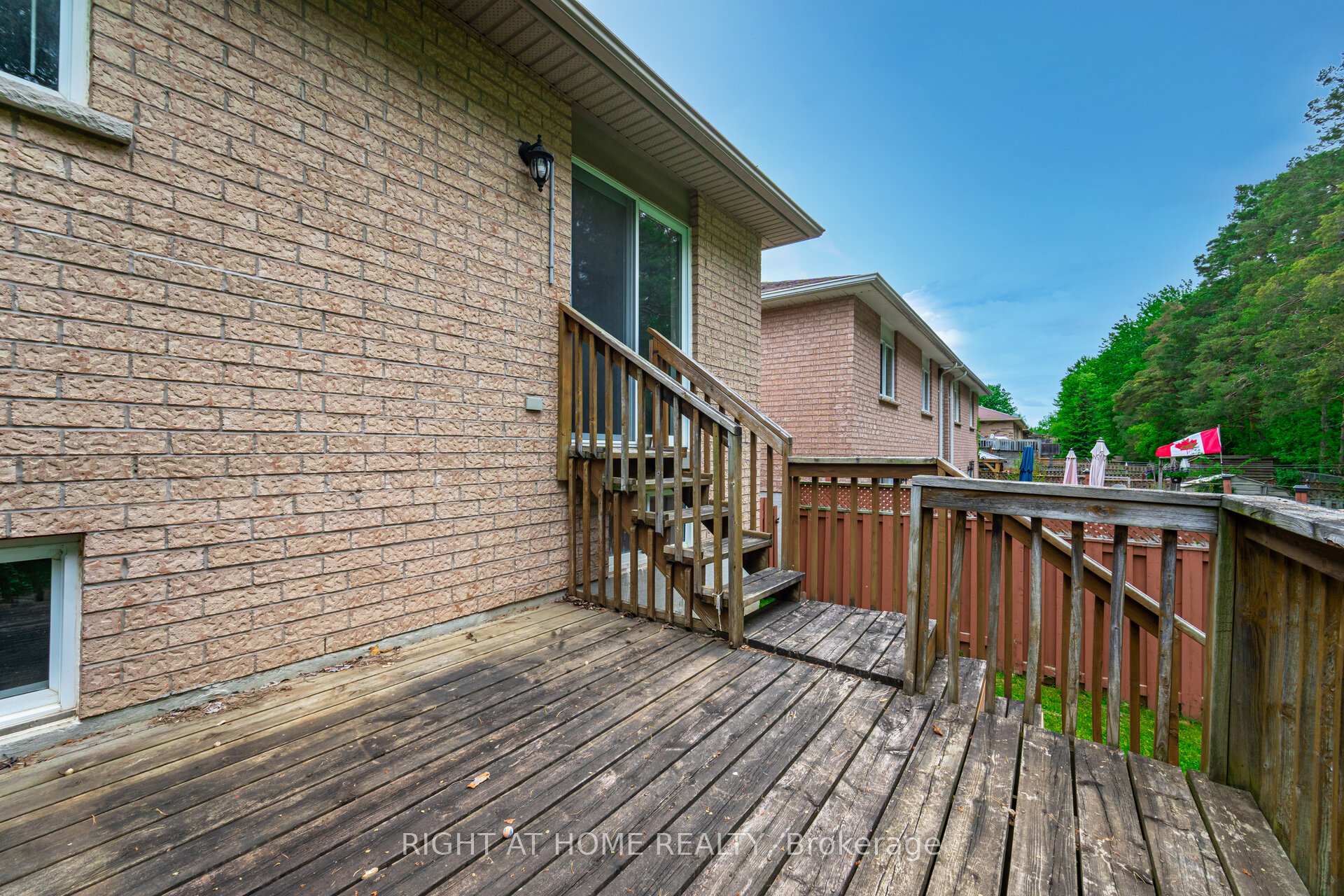 Photo 32 of 75 Kate Aitken Crescent, New Tecumseth, Beeton — HOMEH