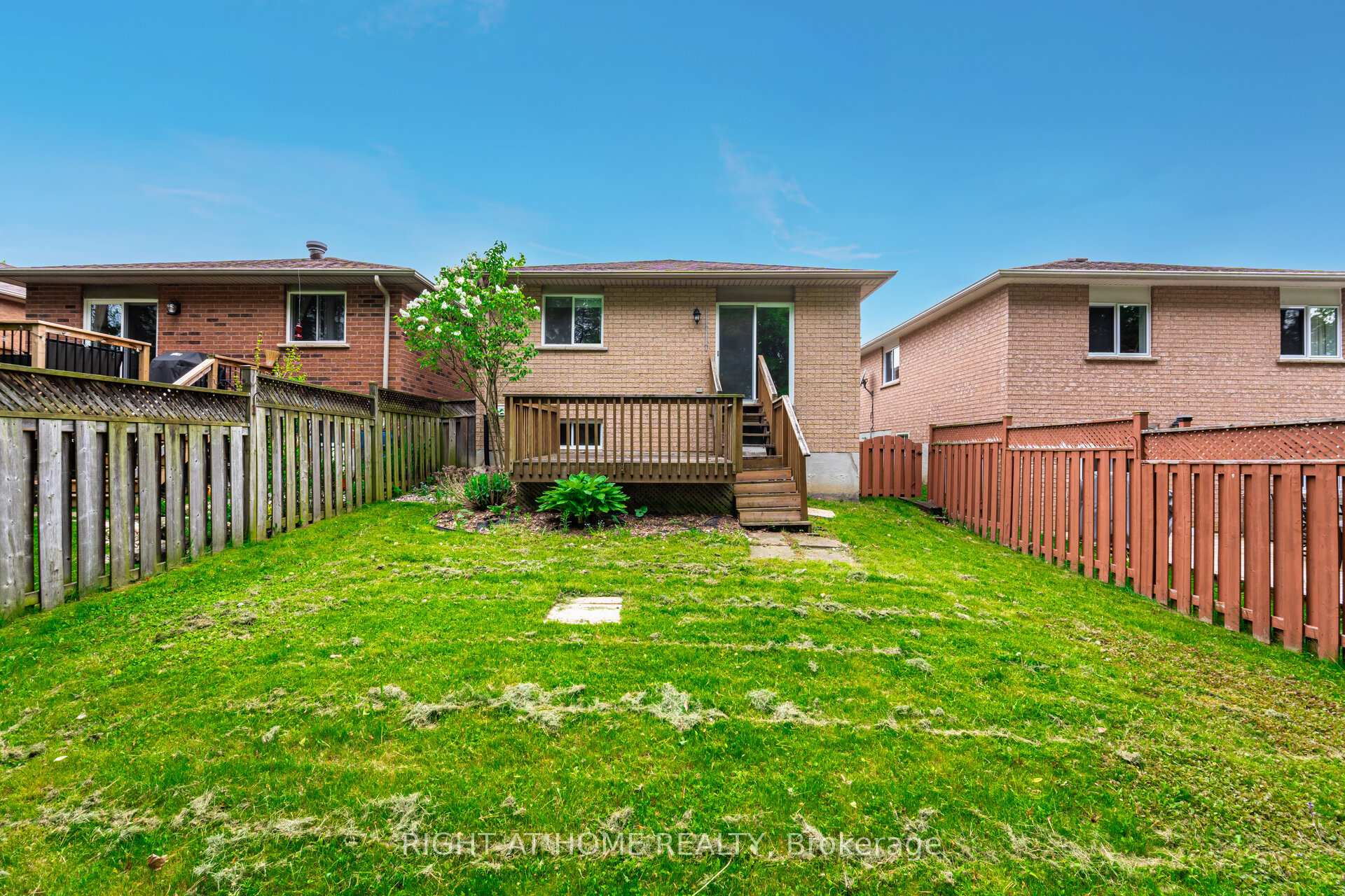Photo 30 of 75 Kate Aitken Crescent, New Tecumseth, Beeton — HOMEH