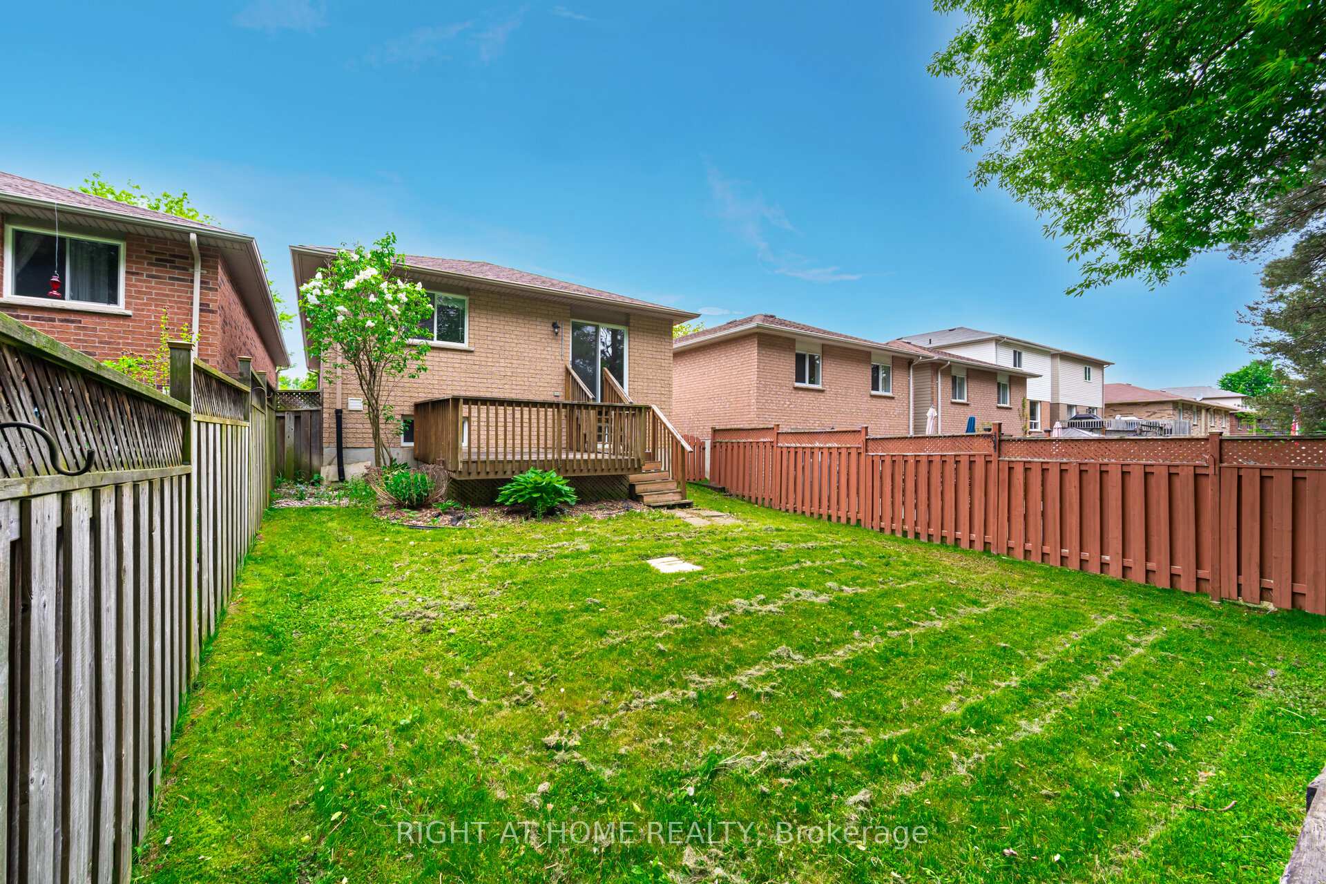 Photo 29 of 75 Kate Aitken Crescent, New Tecumseth, Beeton — HOMEH
