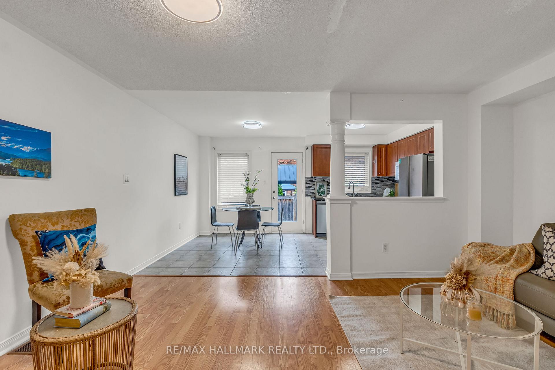 Photo 5 of 52 Muscadel Road, Vaughan, Vellore Village — HOMEH