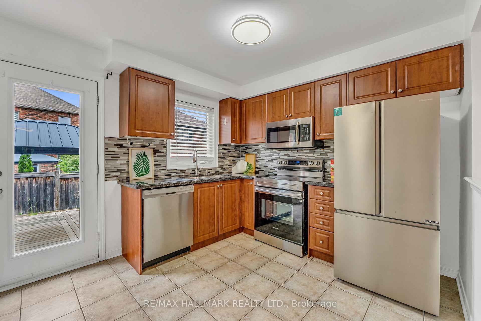 Photo 13 of 52 Muscadel Road, Vaughan, Vellore Village — HOMEH