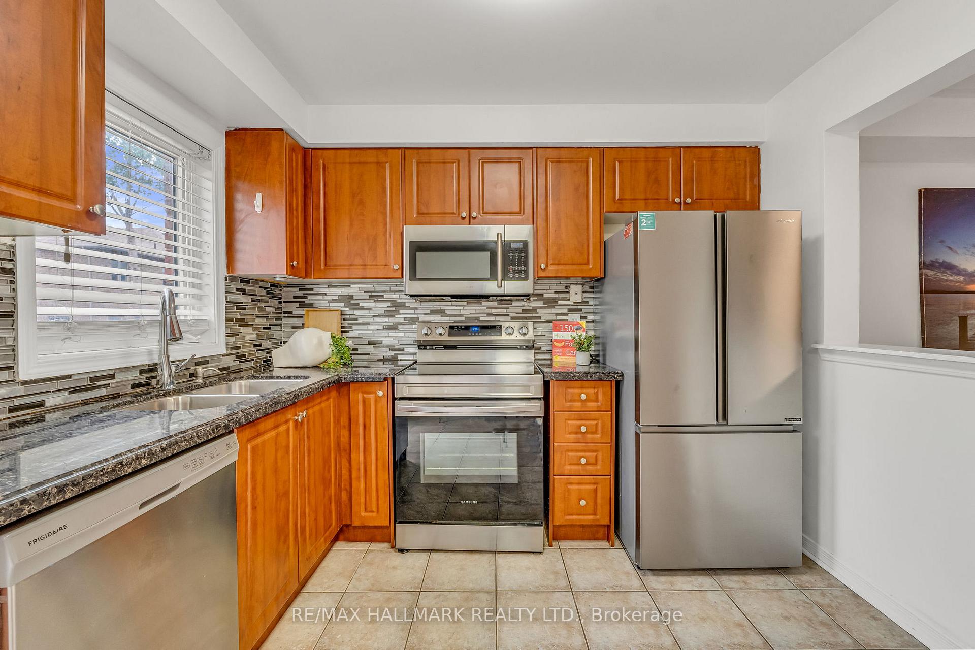 Photo 15 of 52 Muscadel Road, Vaughan, Vellore Village — HOMEH
