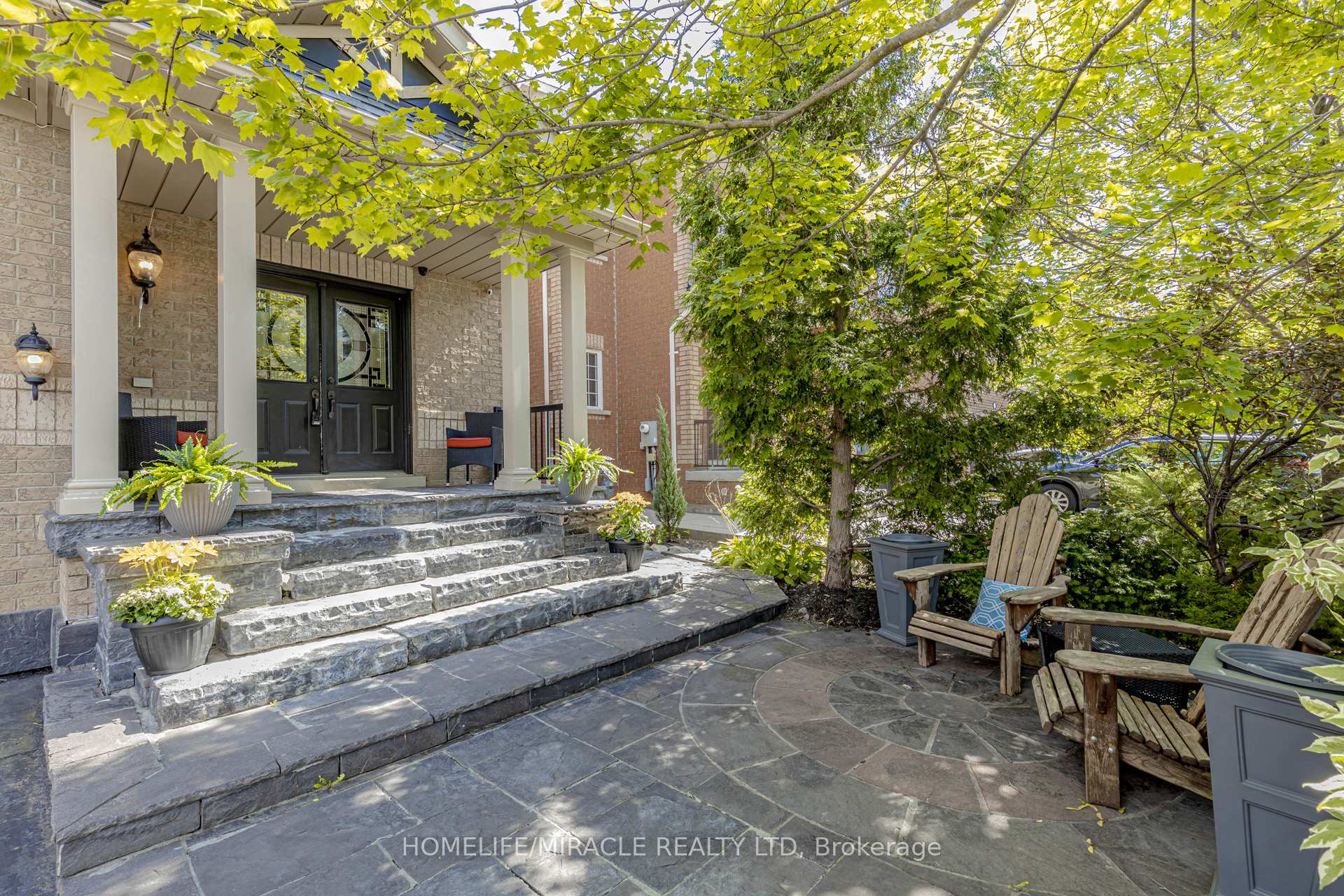 Photo 5 of 32 Masters Green Crescent, Brampton, Snelgrove — HOMEH