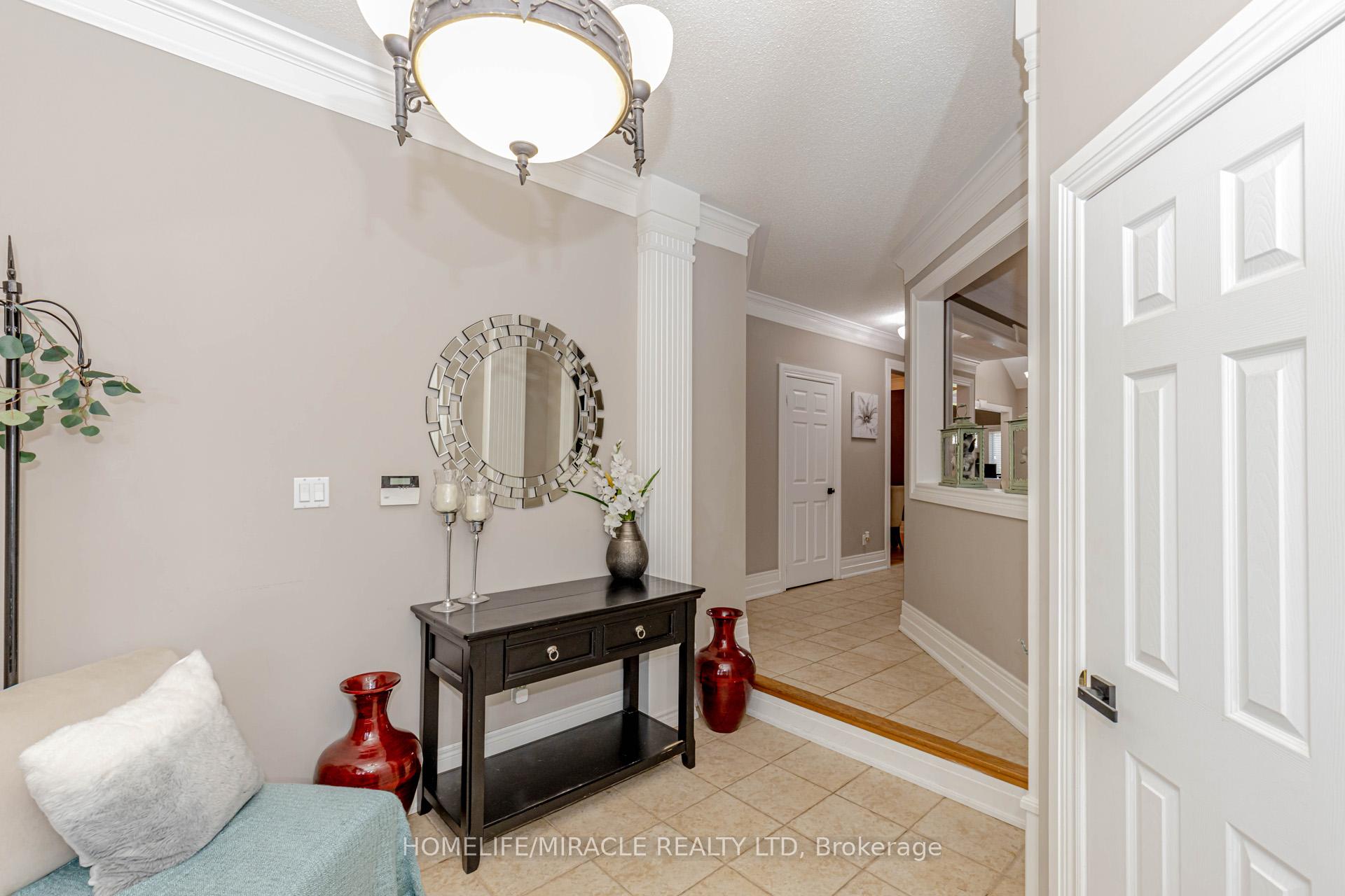 Photo 8 of 32 Masters Green Crescent, Brampton, Snelgrove — HOMEH