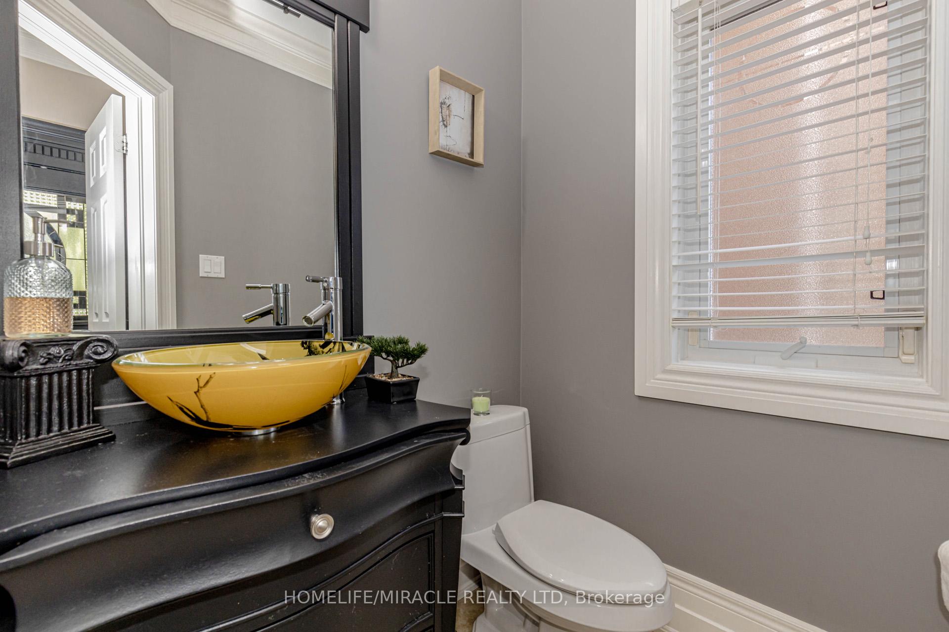 Photo 12 of 32 Masters Green Crescent, Brampton, Snelgrove — HOMEH
