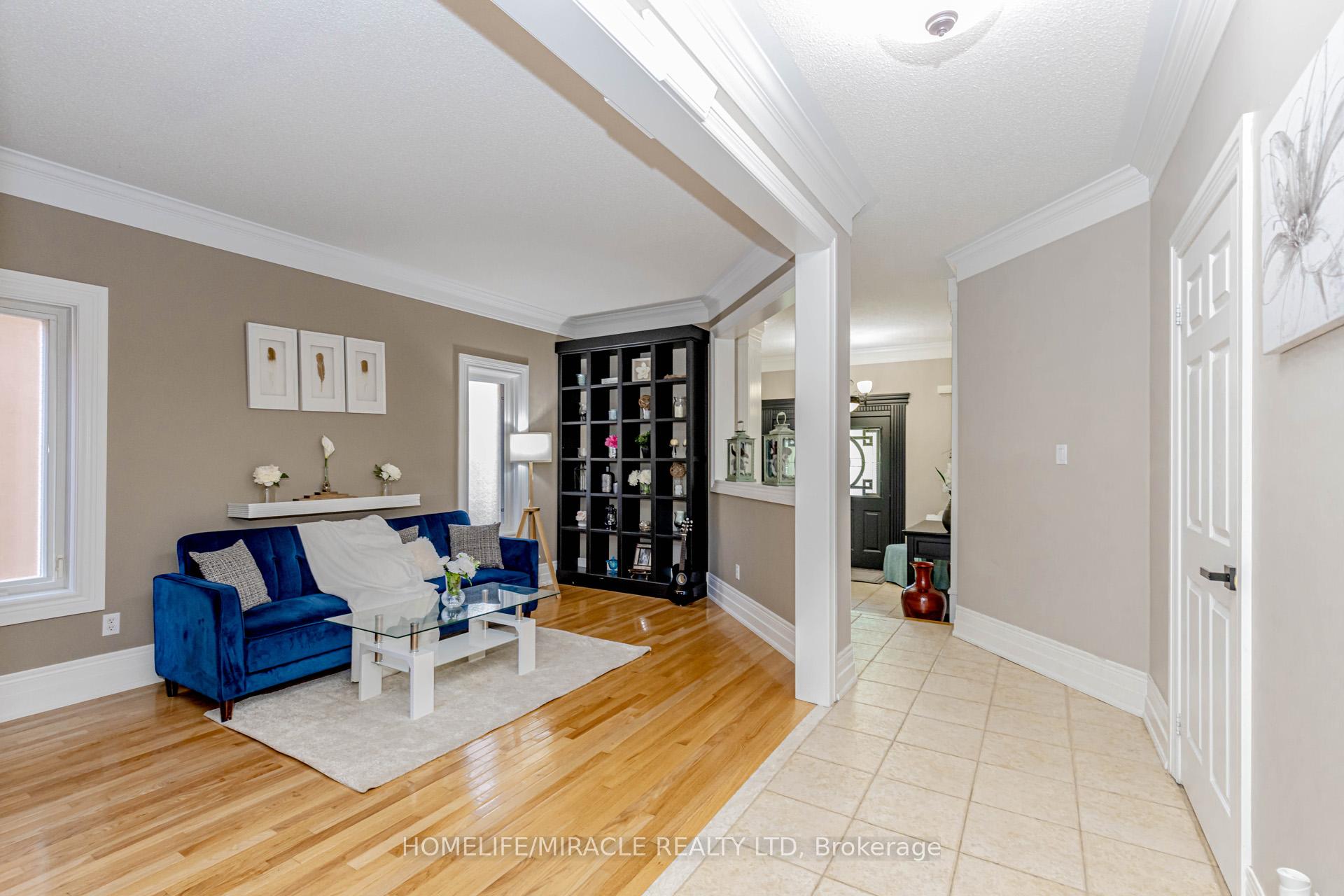 Photo 13 of 32 Masters Green Crescent, Brampton, Snelgrove — HOMEH