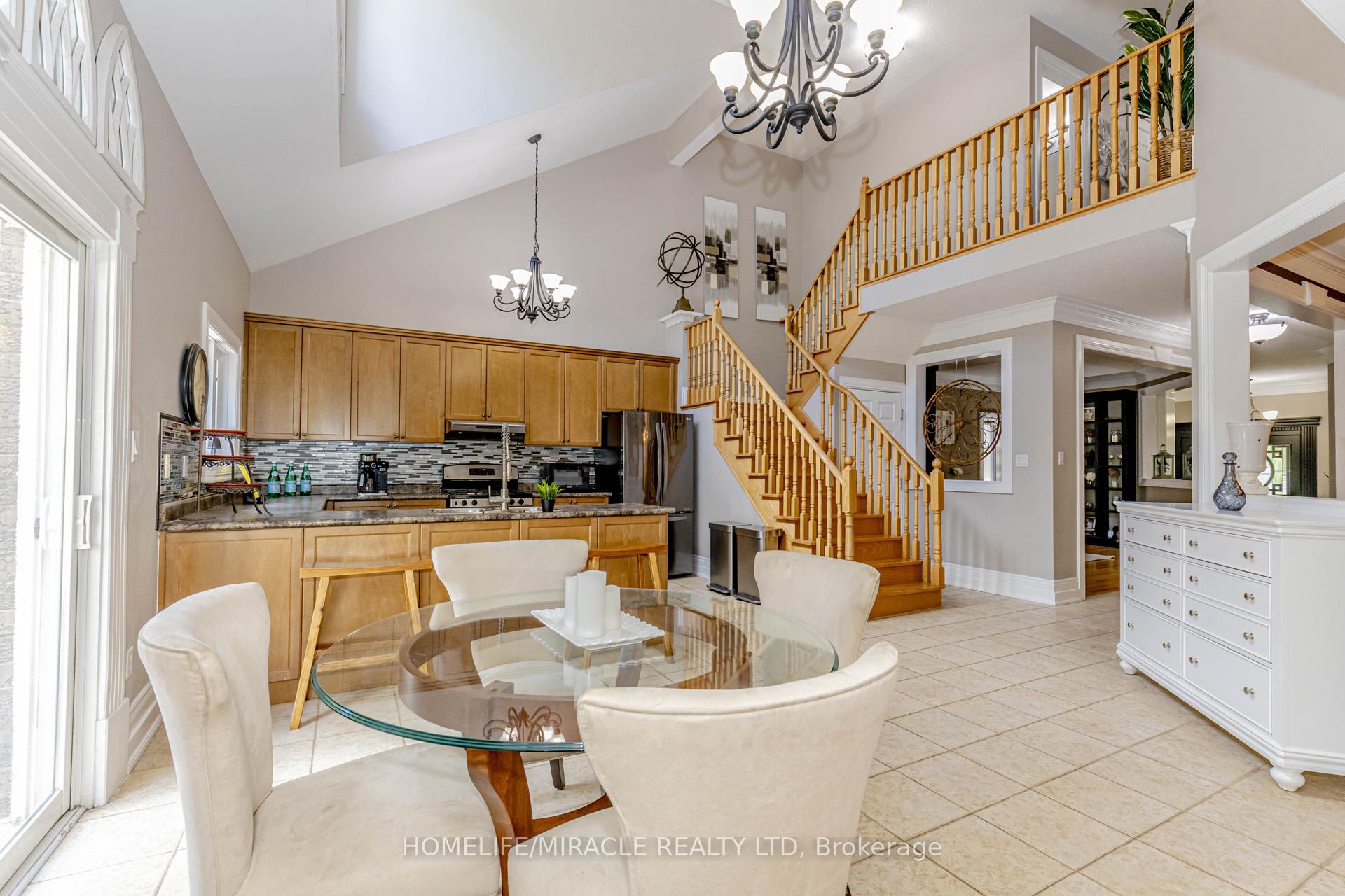 Photo 17 of 32 Masters Green Crescent, Brampton, Snelgrove — HOMEH