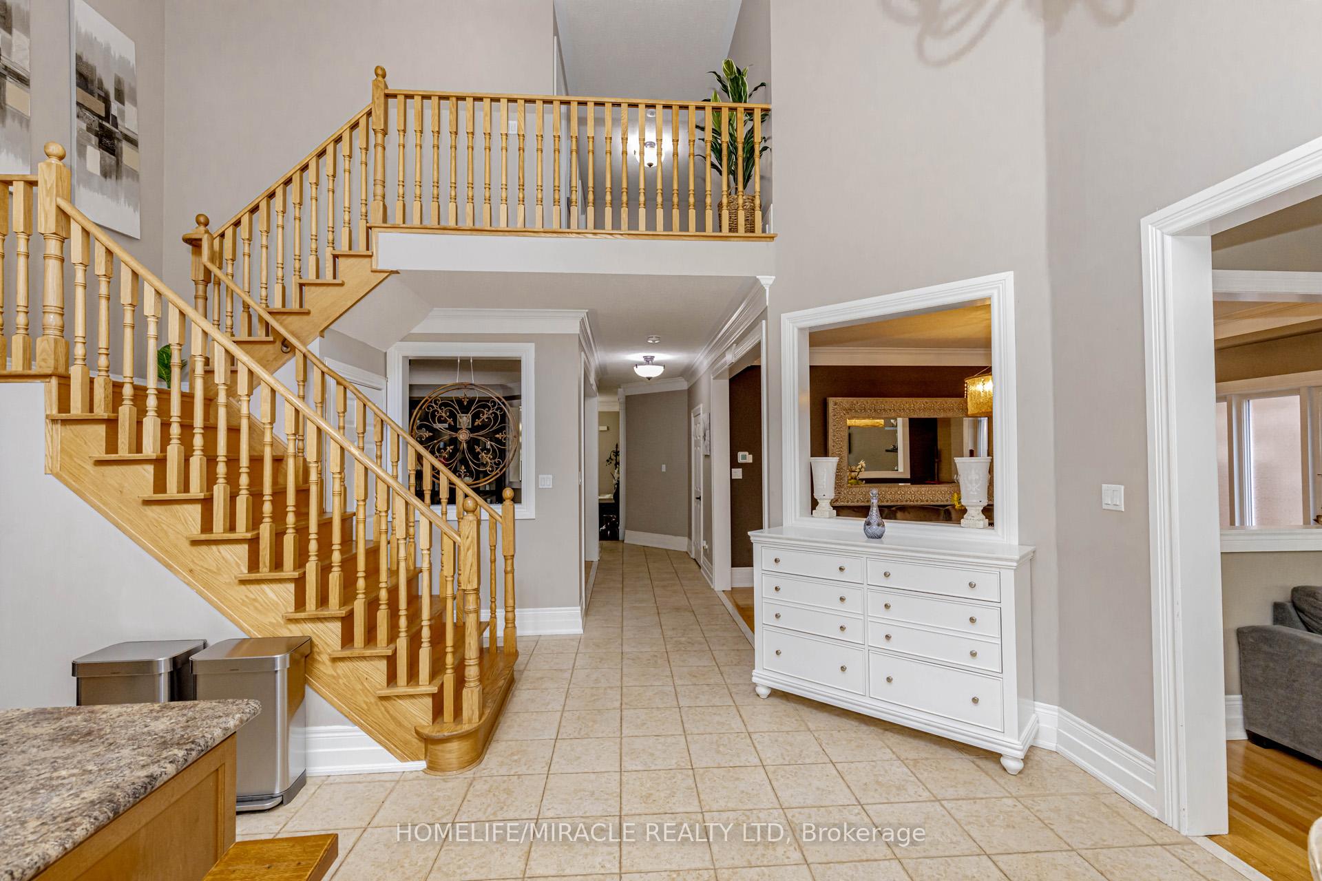 Photo 19 of 32 Masters Green Crescent, Brampton, Snelgrove — HOMEH