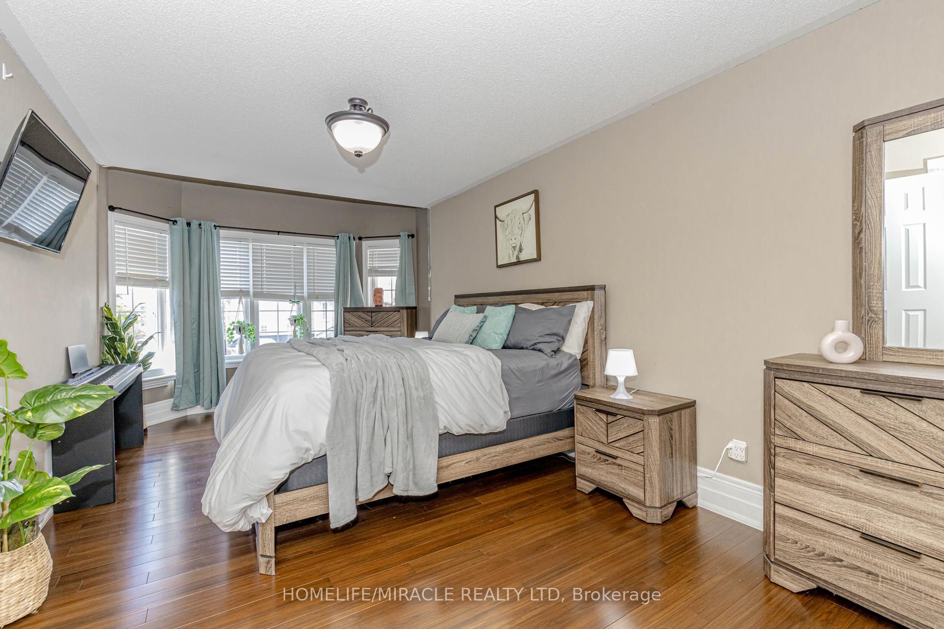 Photo 29 of 32 Masters Green Crescent, Brampton, Snelgrove — HOMEH