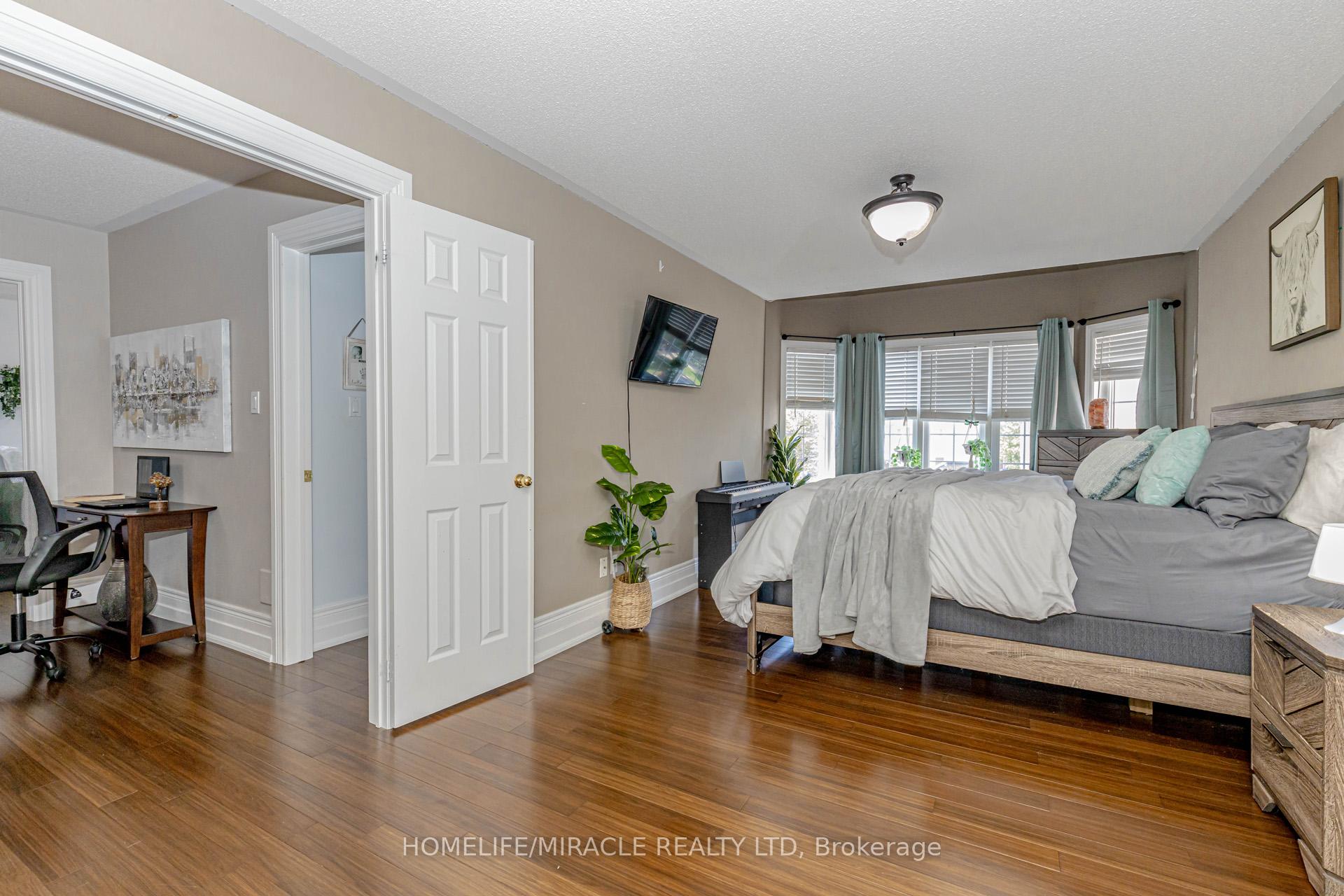 Photo 28 of 32 Masters Green Crescent, Brampton, Snelgrove — HOMEH
