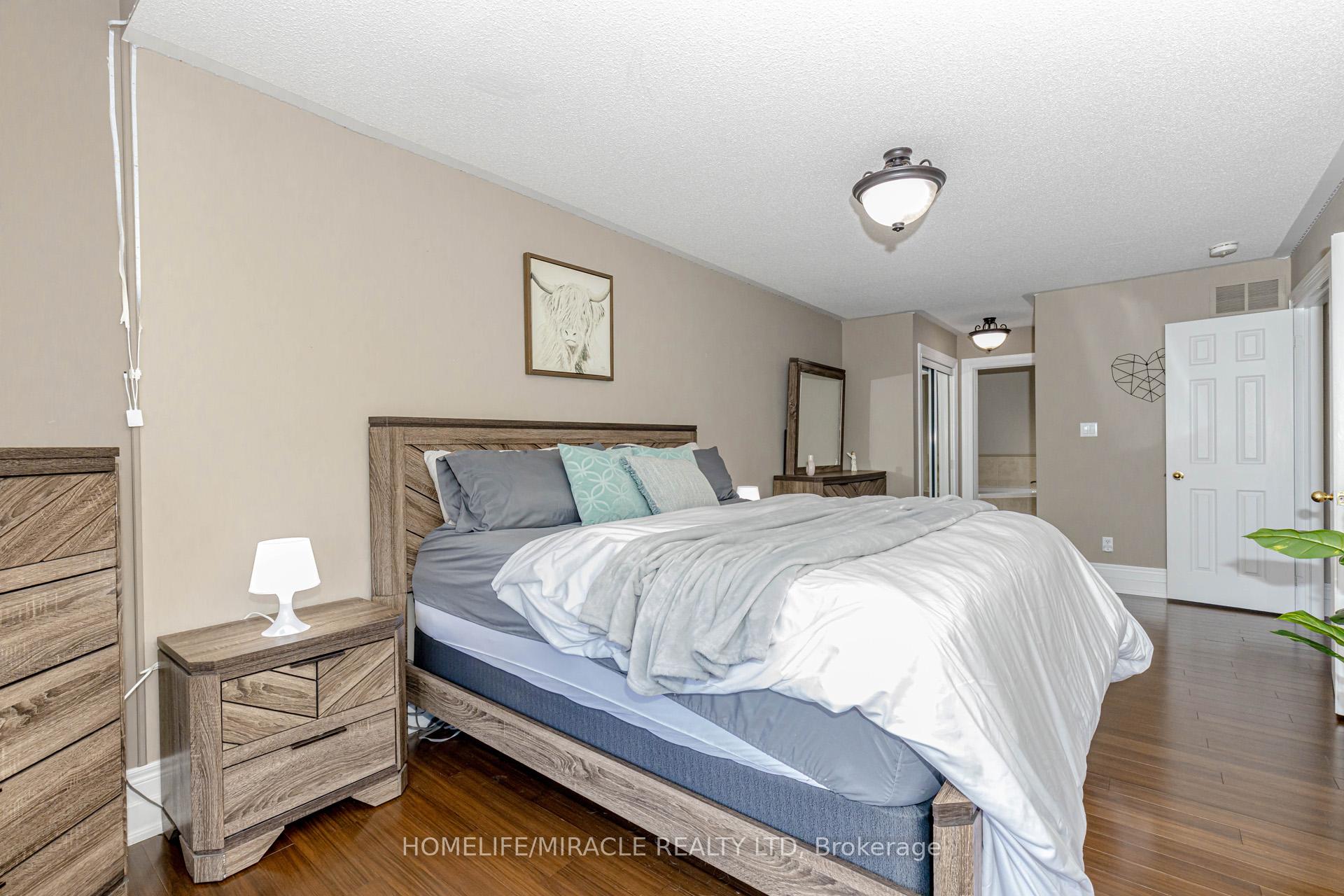 Photo 31 of 32 Masters Green Crescent, Brampton, Snelgrove — HOMEH