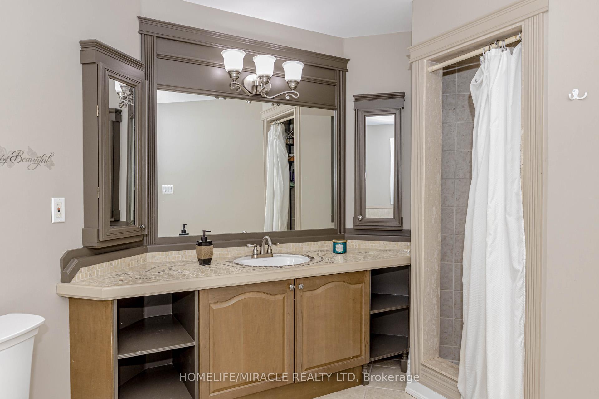 Photo 26 of 32 Masters Green Crescent, Brampton, Snelgrove — HOMEH