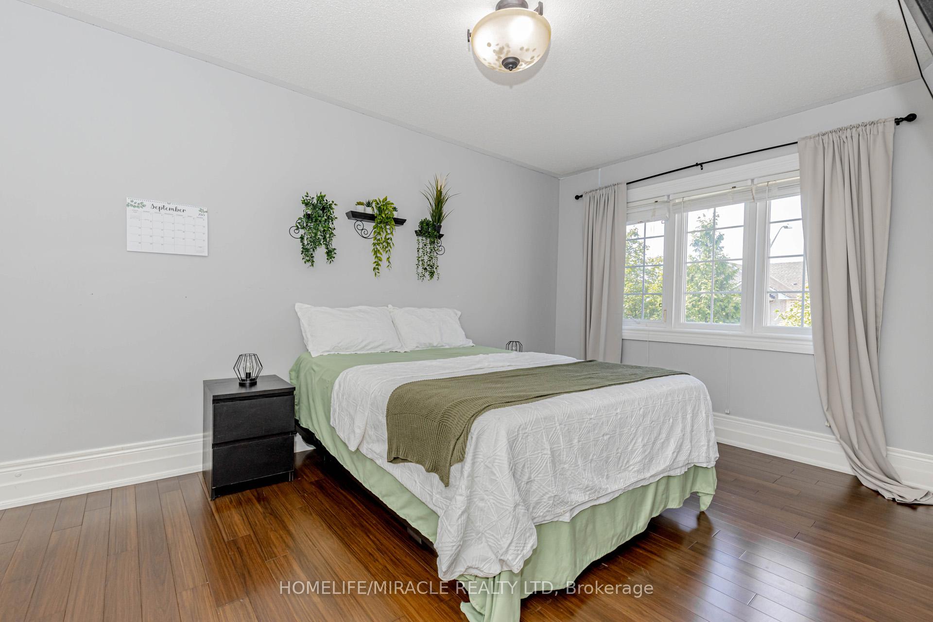 Photo 33 of 32 Masters Green Crescent, Brampton, Snelgrove — HOMEH