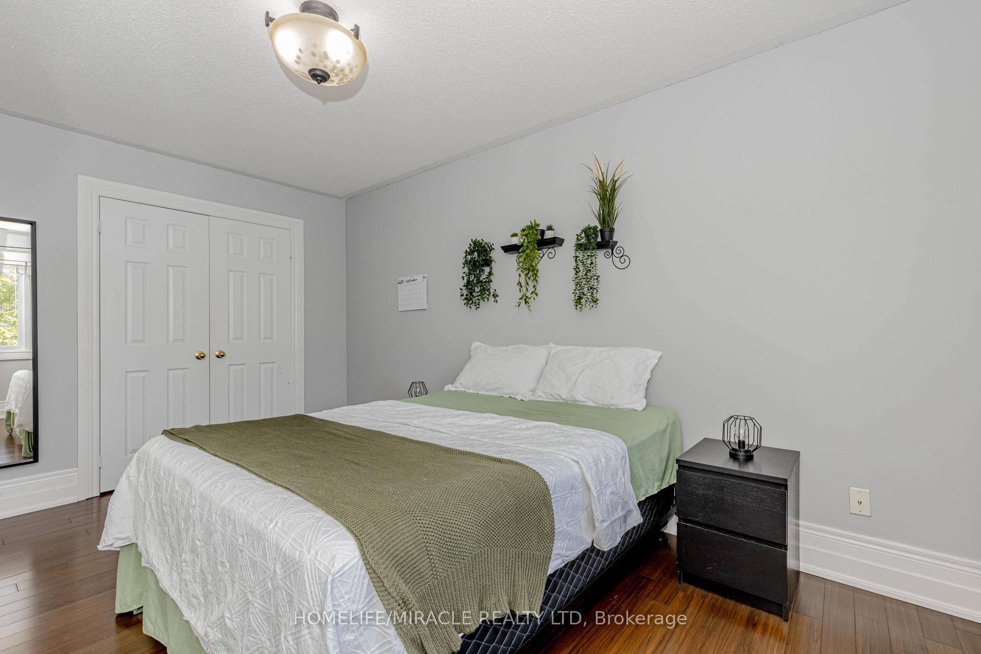 Photo 27 of 32 Masters Green Crescent, Brampton, Snelgrove — HOMEH