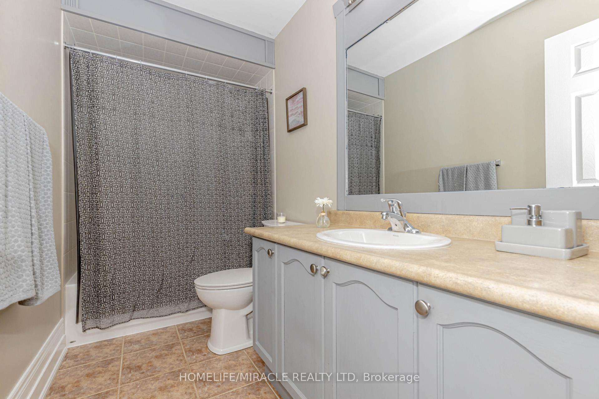 Photo 35 of 32 Masters Green Crescent, Brampton, Snelgrove — HOMEH