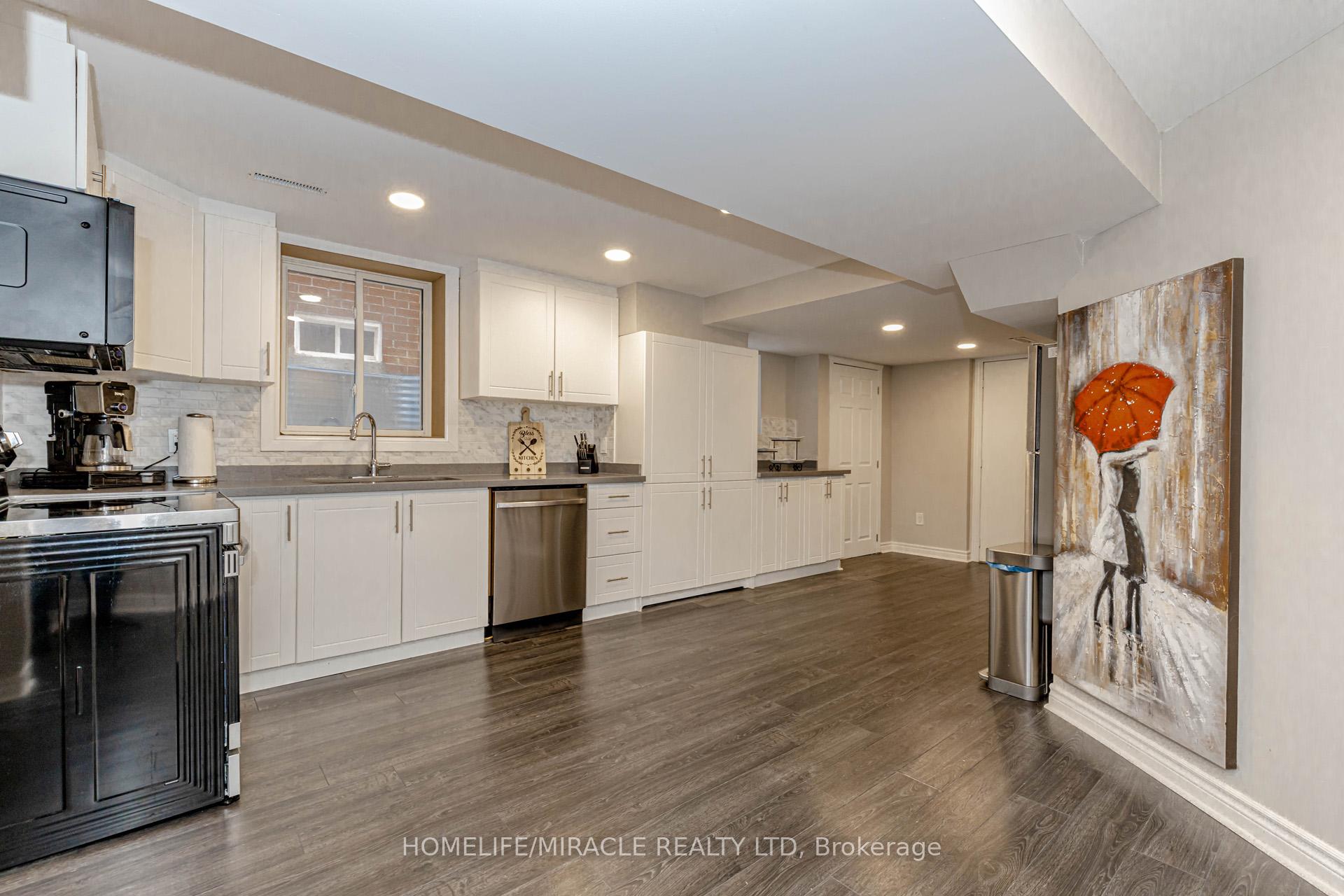 Photo 41 of 32 Masters Green Crescent, Brampton, Snelgrove — HOMEH