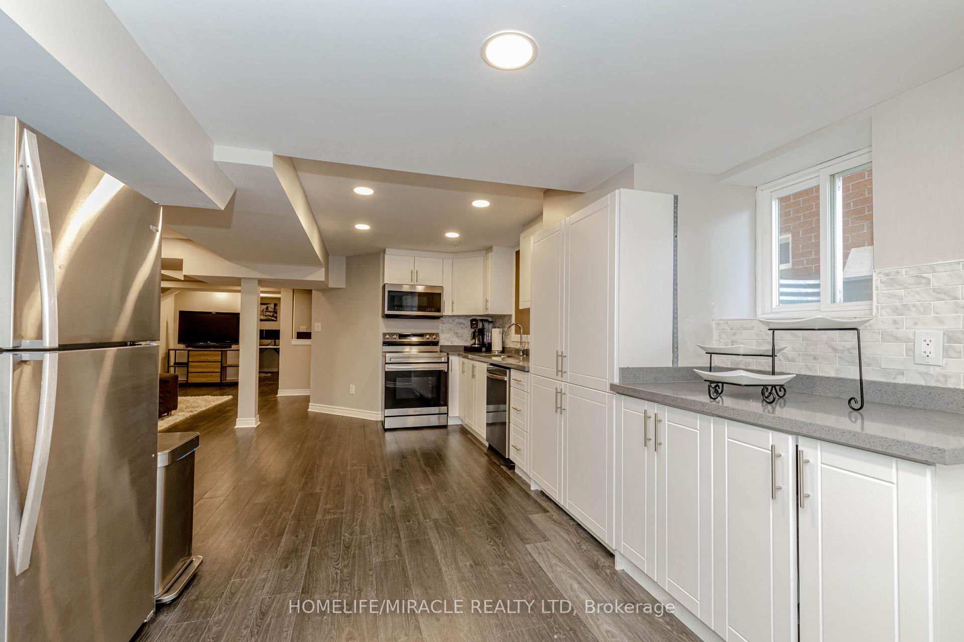 Photo 39 of 32 Masters Green Crescent, Brampton, Snelgrove — HOMEH