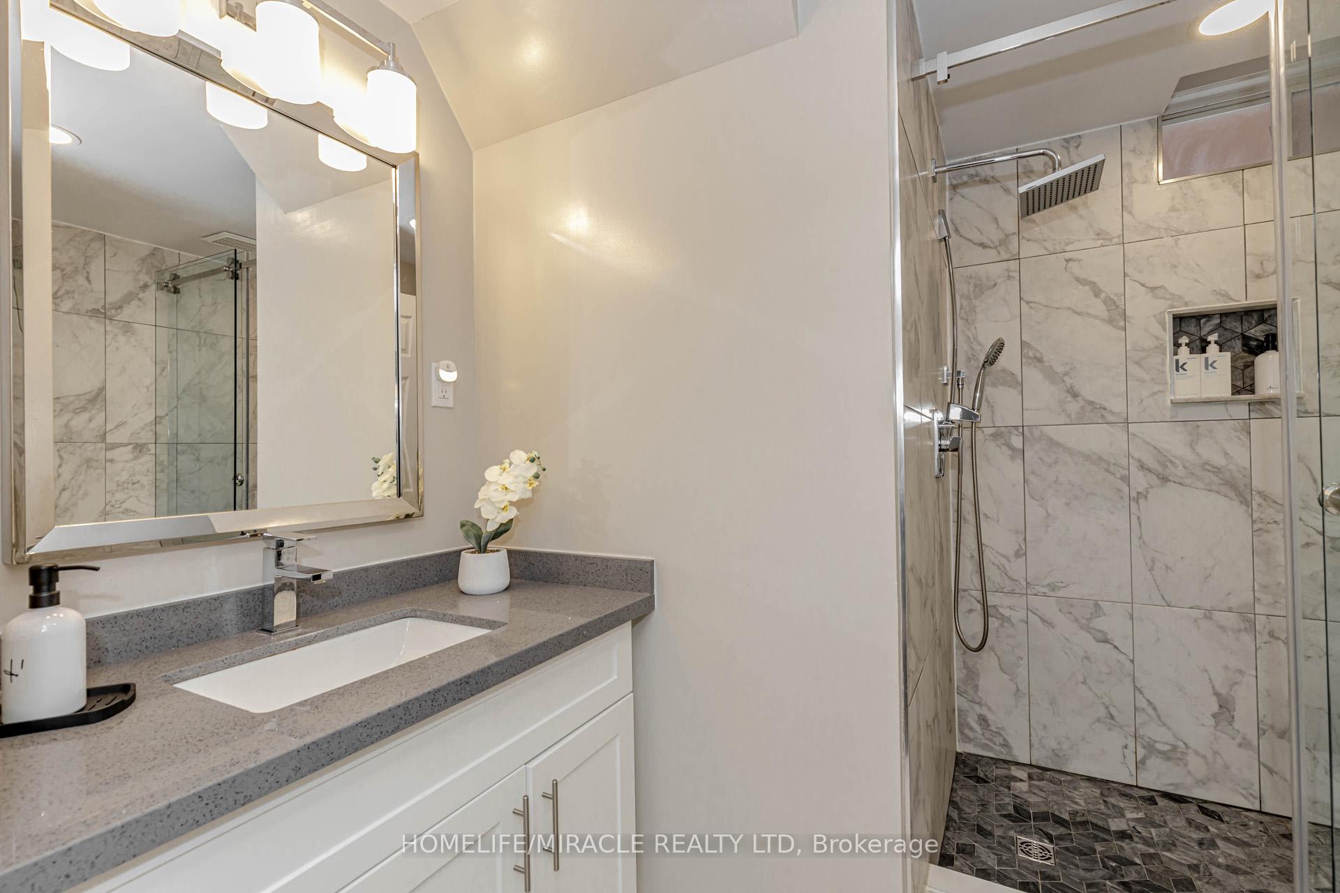 Photo 43 of 32 Masters Green Crescent, Brampton, Snelgrove — HOMEH
