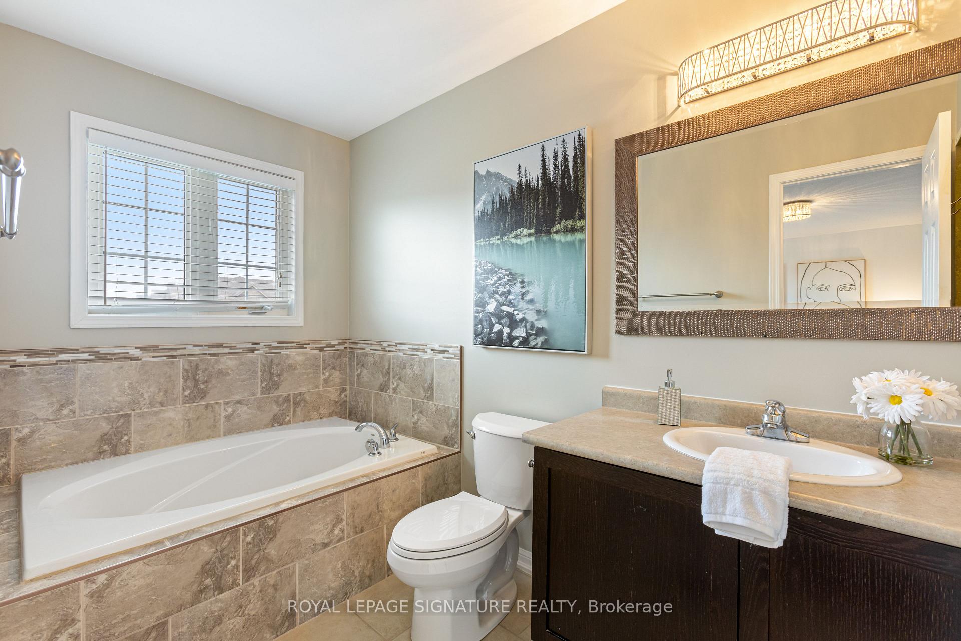 Photo 16 of 27 Lunney Crescent, Clarington, Bowmanville — HOMEH