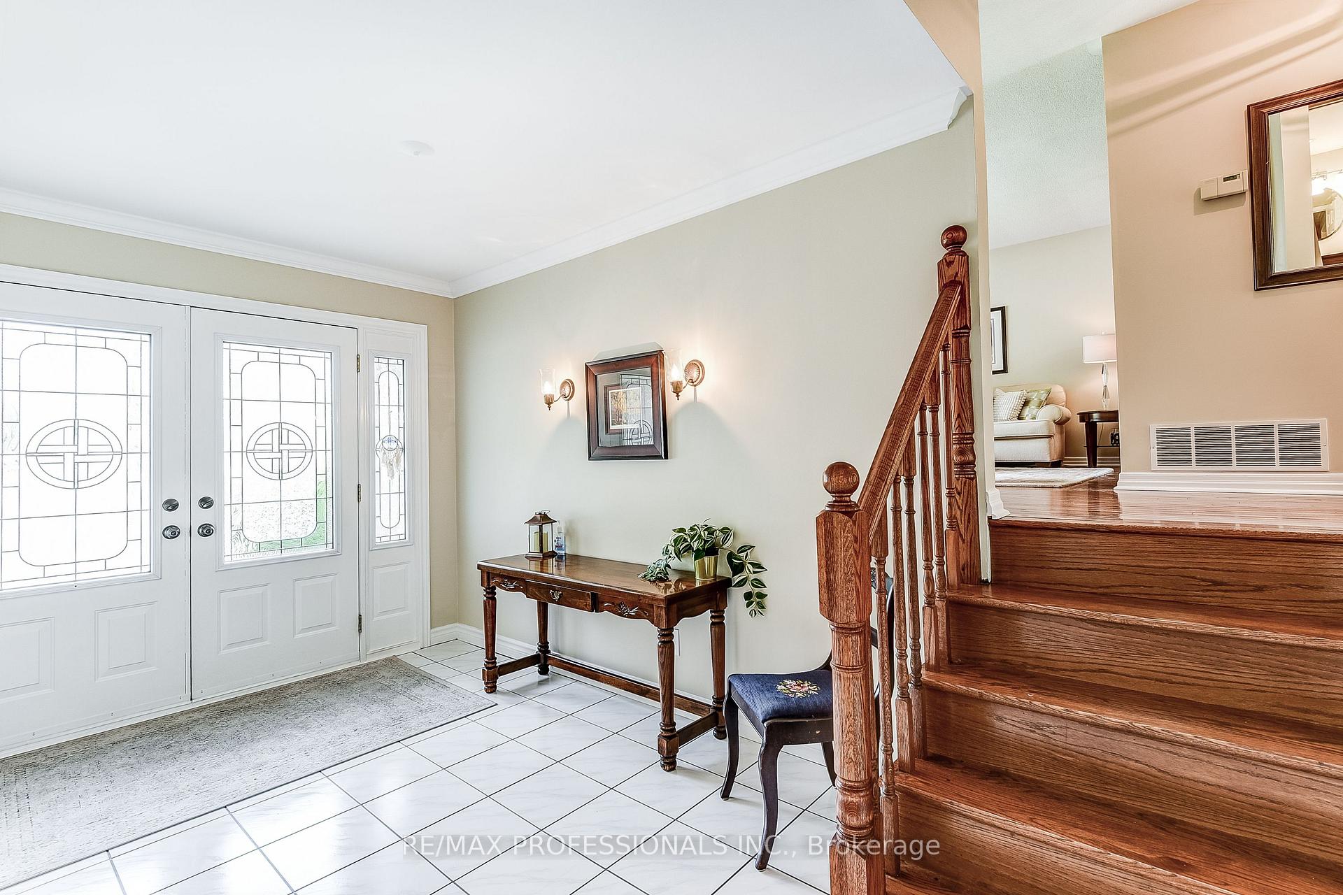 Photo 9 of 21 Birch Court, Aurora, Aurora Village — HOMEH