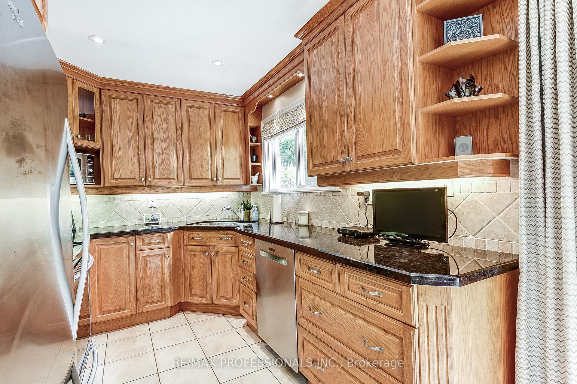 Photo 20 of 21 Birch Court, Aurora, Aurora Village — HOMEH