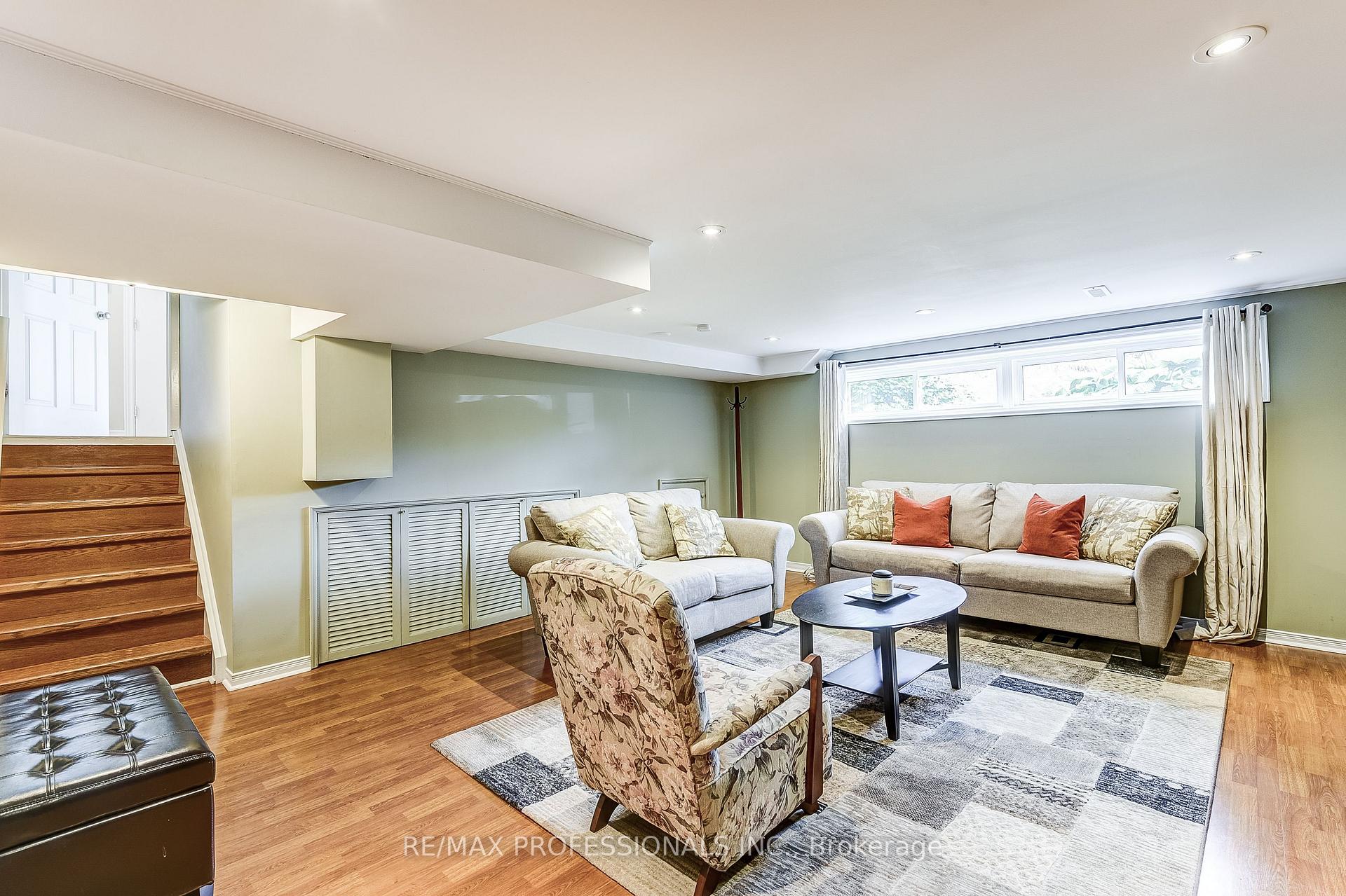 Photo 33 of 21 Birch Court, Aurora, Aurora Village — HOMEH