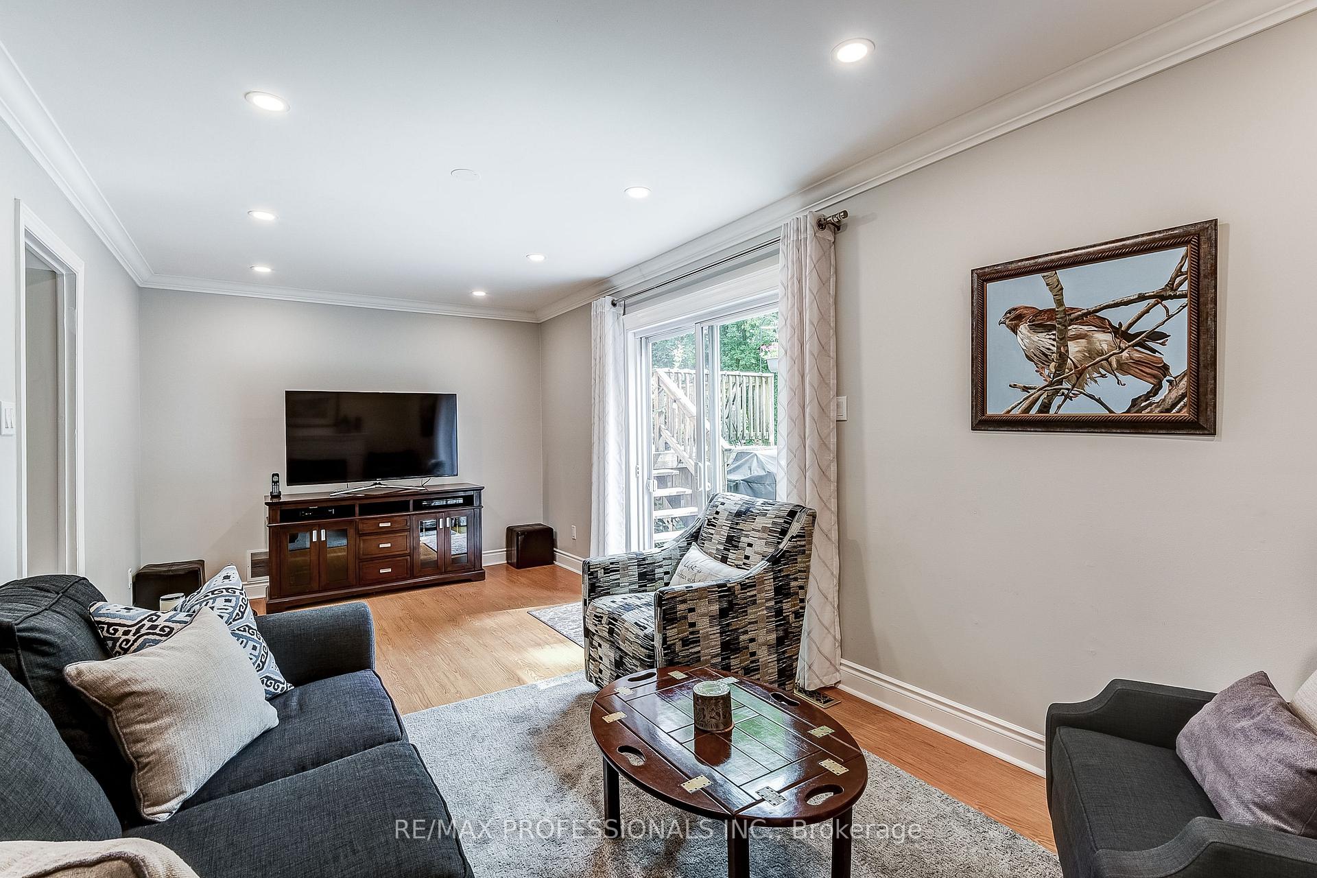 Photo 65 of 21 Birch Court, Aurora, Aurora Village — HOMEH