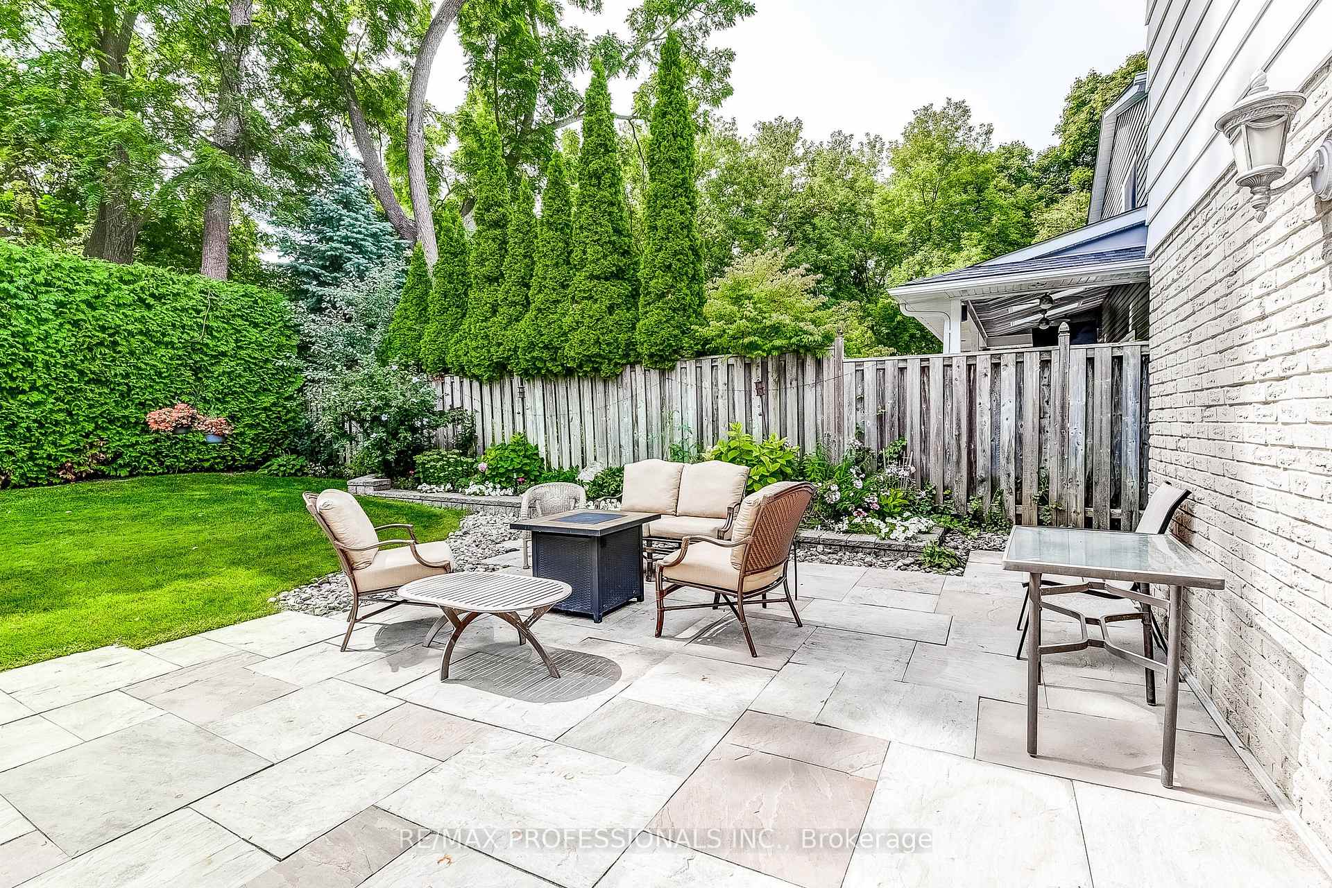 Photo 90 of 21 Birch Court, Aurora, Aurora Village — HOMEH