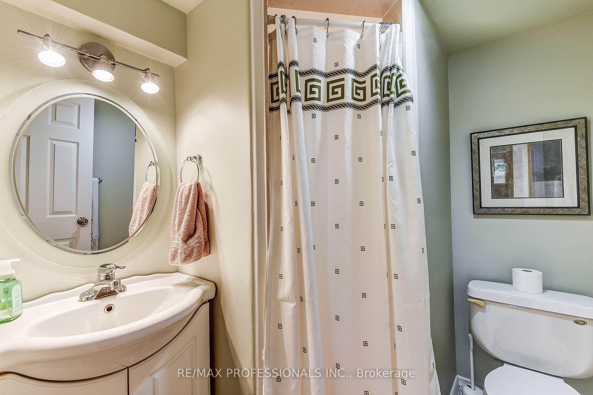 Photo 75 of 21 Birch Court, Aurora, Aurora Village — HOMEH