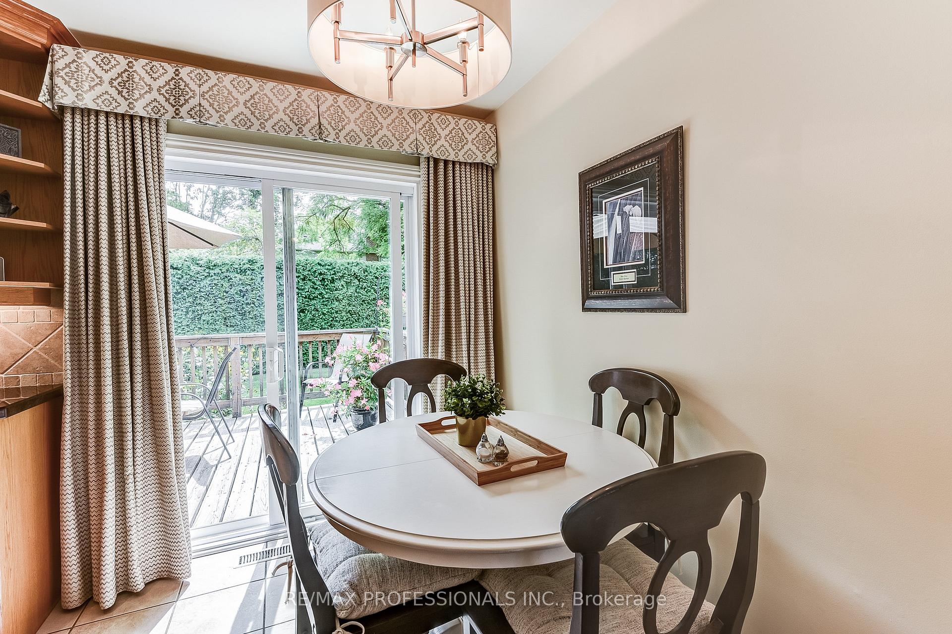 Photo 94 of 21 Birch Court, Aurora, Aurora Village — HOMEH