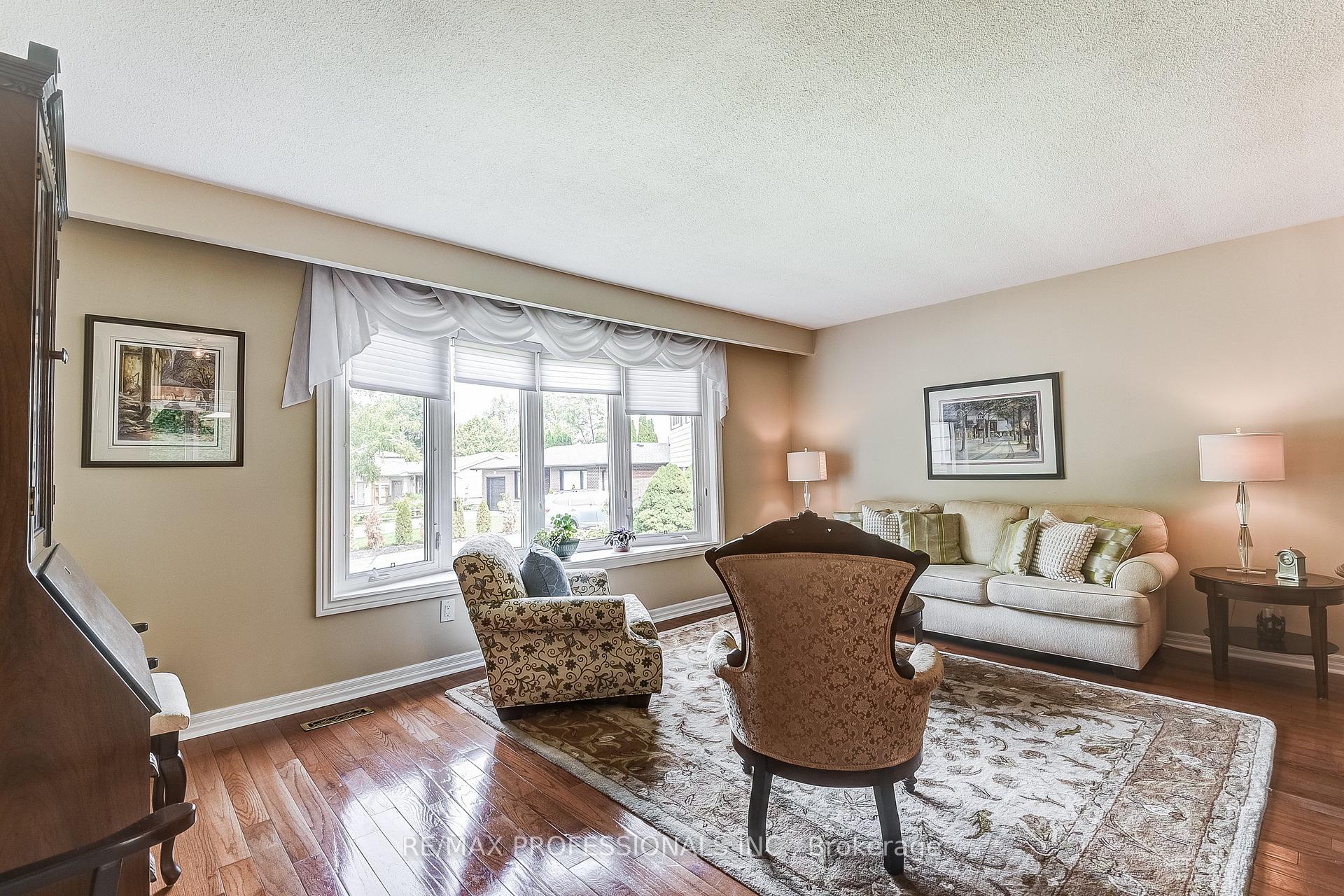 Photo 92 of 21 Birch Court, Aurora, Aurora Village — HOMEH