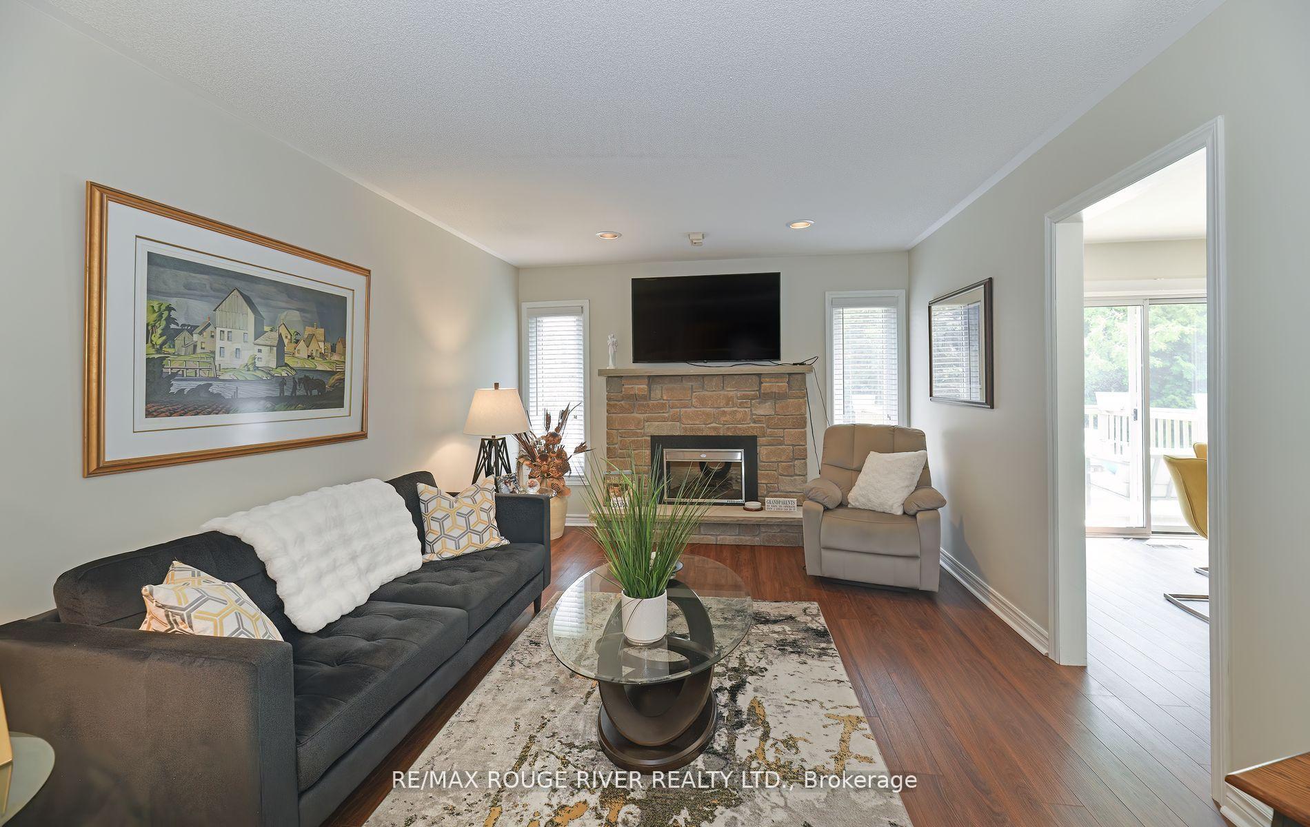 Photo 4 of 48 Enzo Crescent, Uxbridge — HOMEH