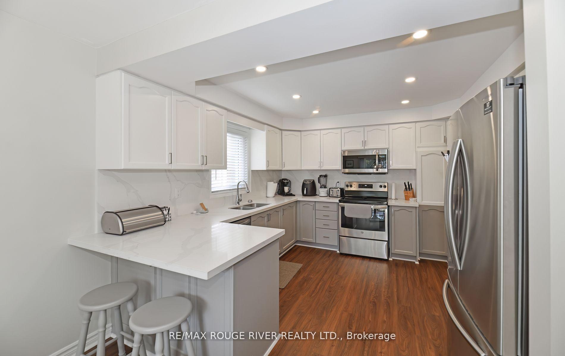 Photo 8 of 48 Enzo Crescent, Uxbridge — HOMEH