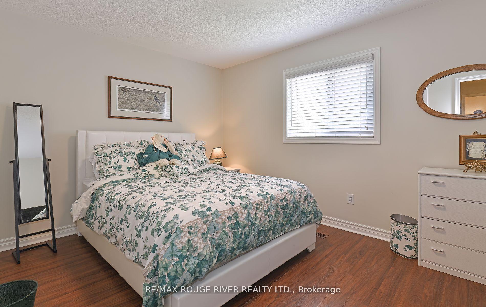 Photo 10 of 48 Enzo Crescent, Uxbridge — HOMEH