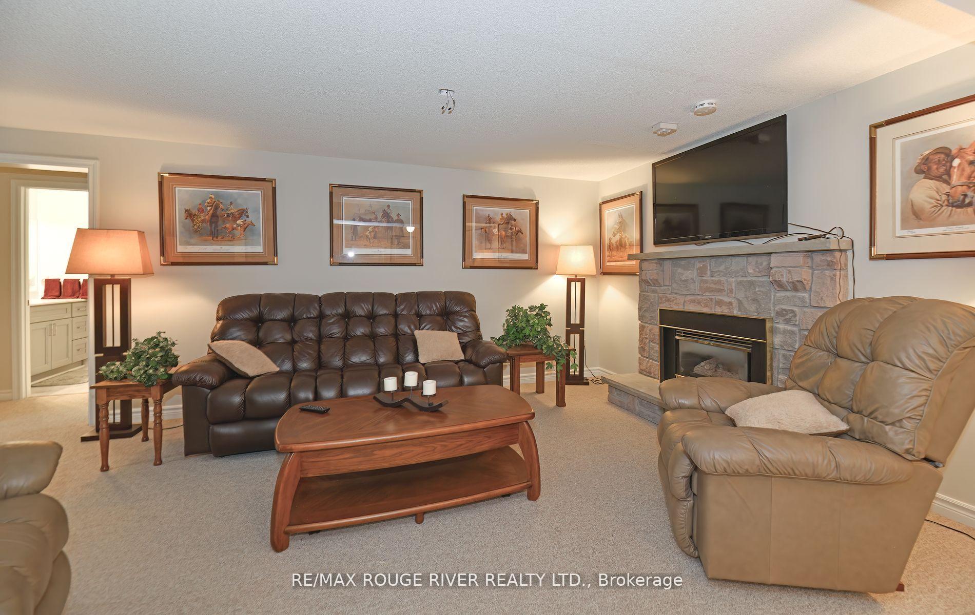Photo 21 of 48 Enzo Crescent, Uxbridge — HOMEH