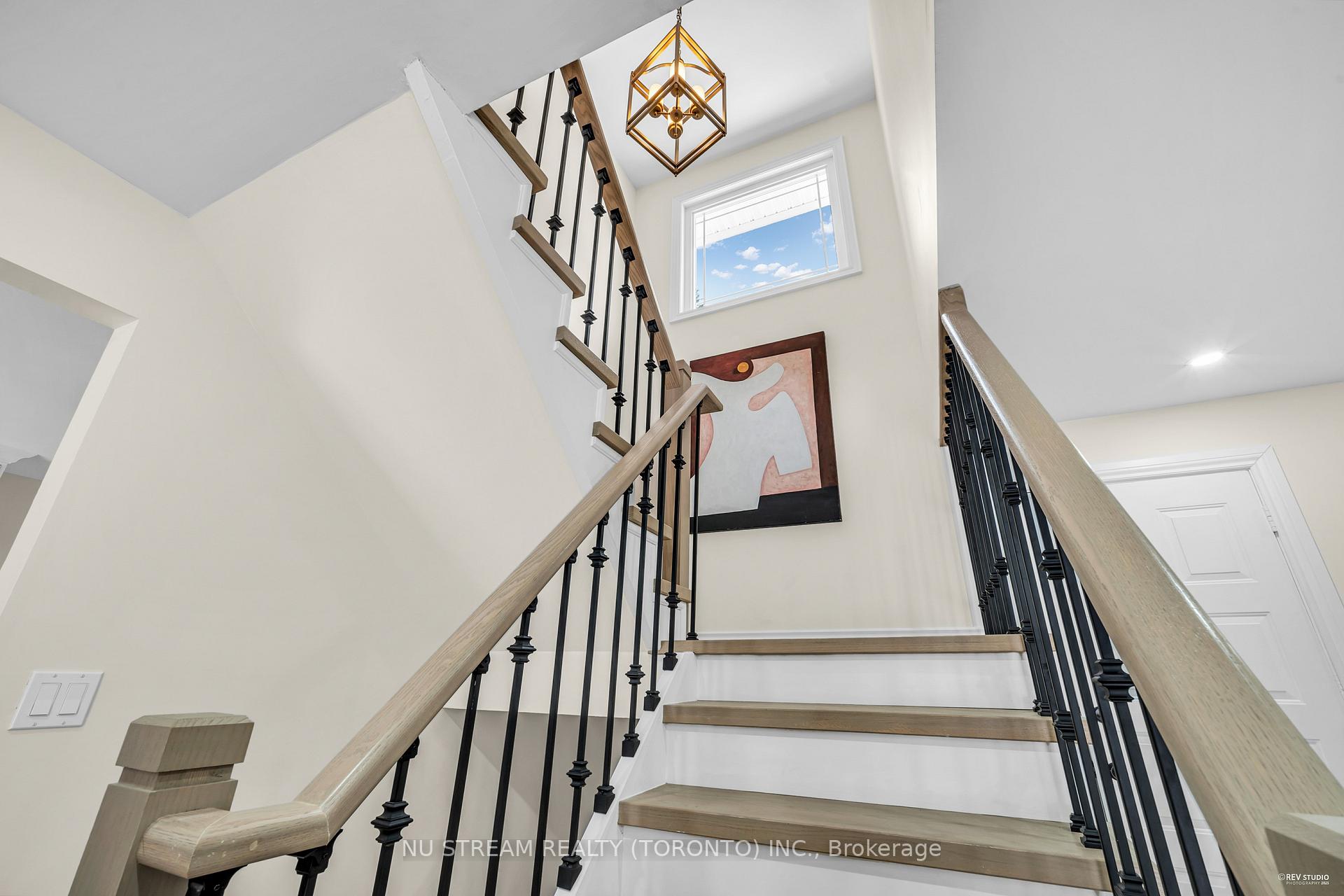 Photo 13 of 9 Liebeck Crescent, Markham, Unionville — HOMEH