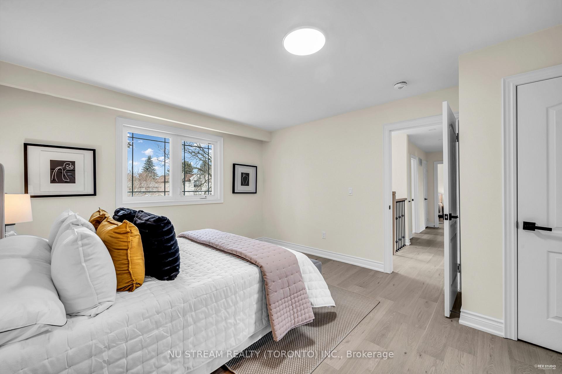 Photo 10 of 9 Liebeck Crescent, Markham, Unionville — HOMEH