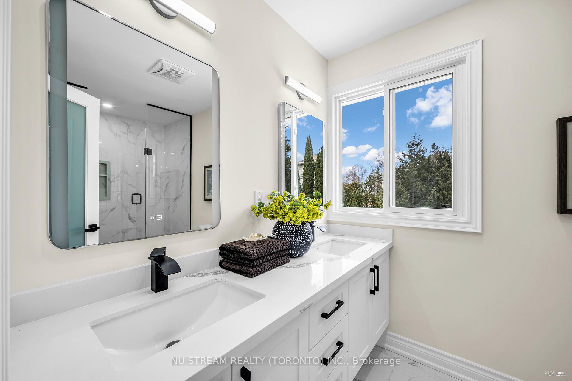 Photo 15 of 9 Liebeck Crescent, Markham, Unionville — HOMEH