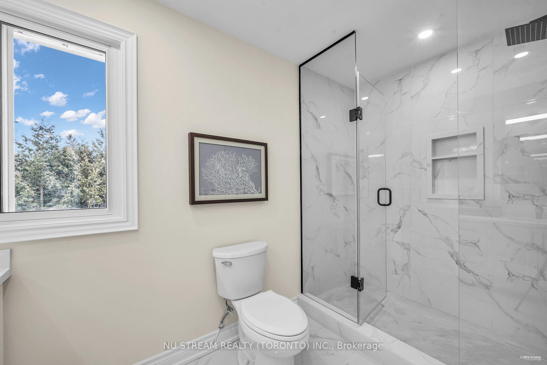 Photo 21 of 9 Liebeck Crescent, Markham, Unionville — HOMEH