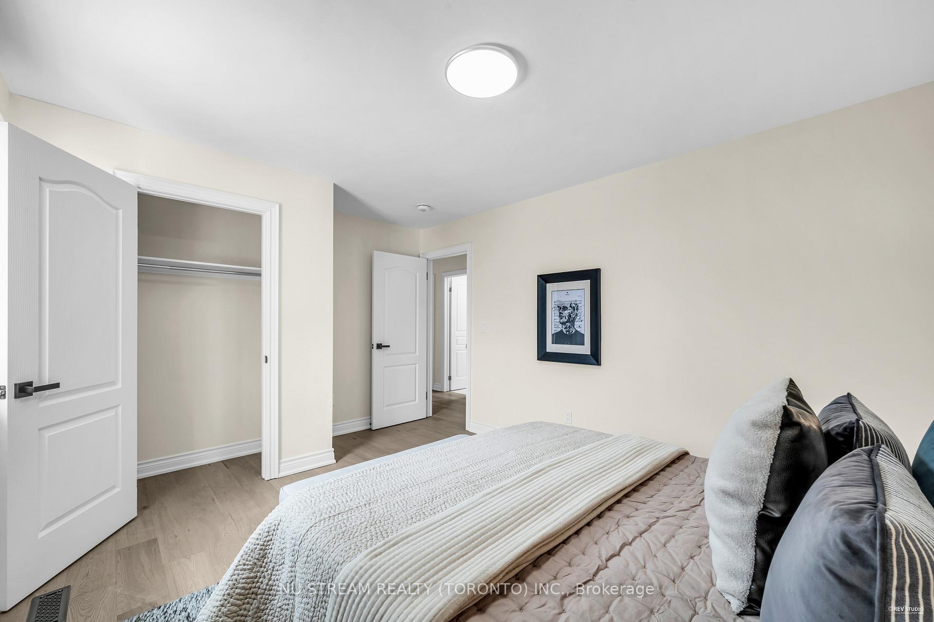 Photo 23 of 9 Liebeck Crescent, Markham, Unionville — HOMEH