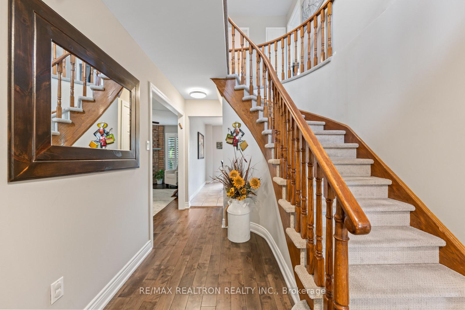 Photo 9 of 140 Millcroft Way, Vaughan, Brownridge — HOMEH