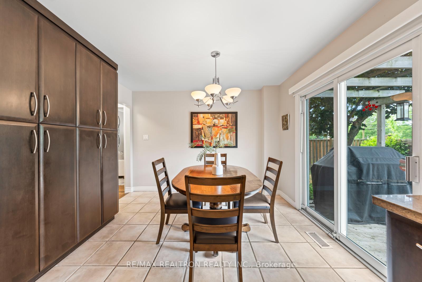 Photo 15 of 140 Millcroft Way, Vaughan, Brownridge — HOMEH