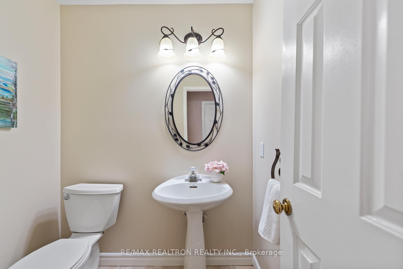 Photo 12 of 140 Millcroft Way, Vaughan, Brownridge — HOMEH