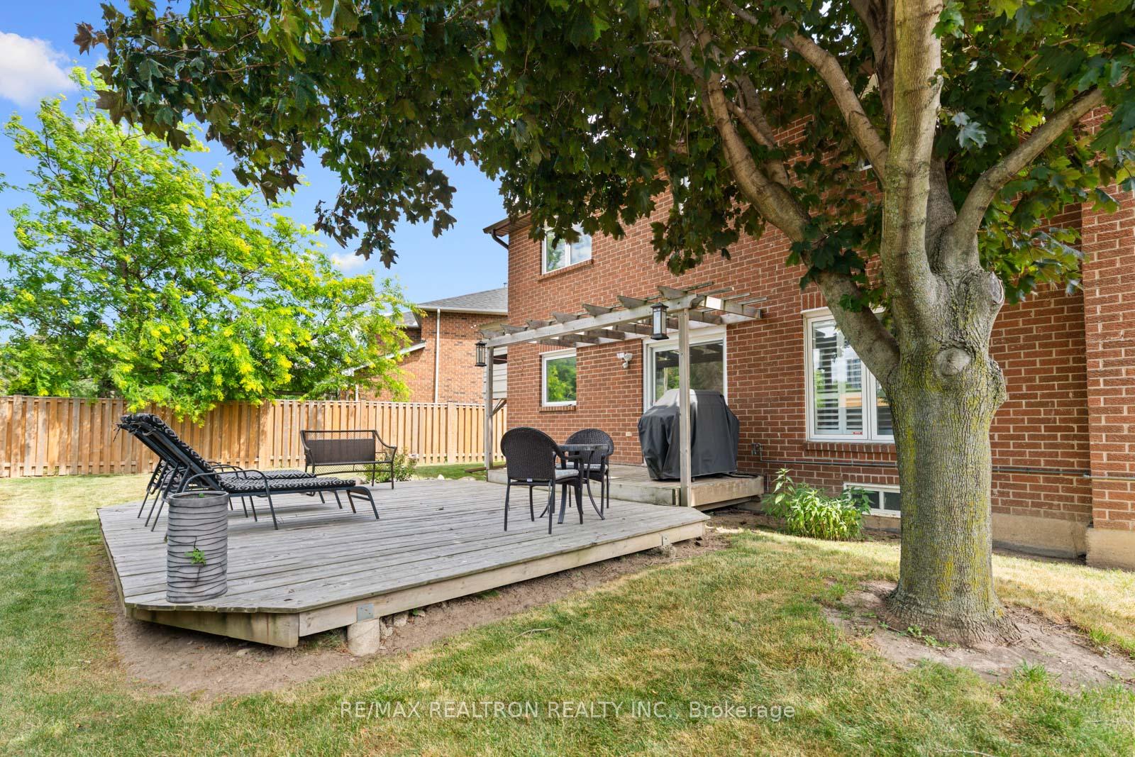 Photo 18 of 140 Millcroft Way, Vaughan, Brownridge — HOMEH