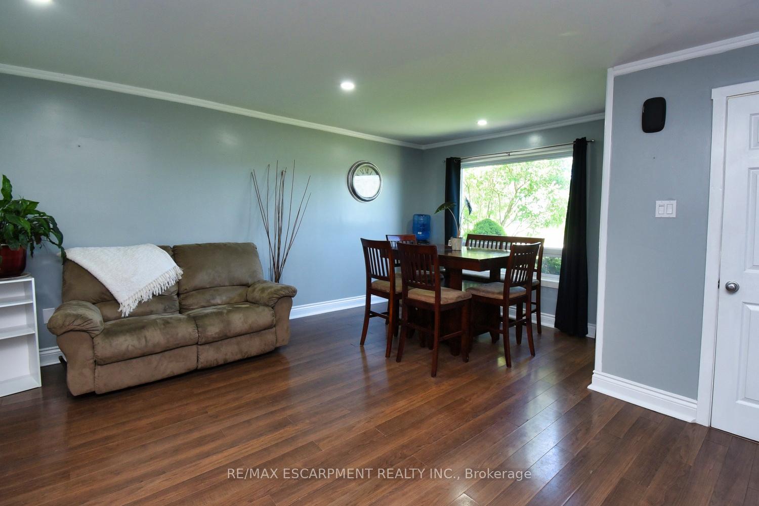 Photo 3 of 3674 Campden Road, Lincoln, Lincoln Lake — HOMEH